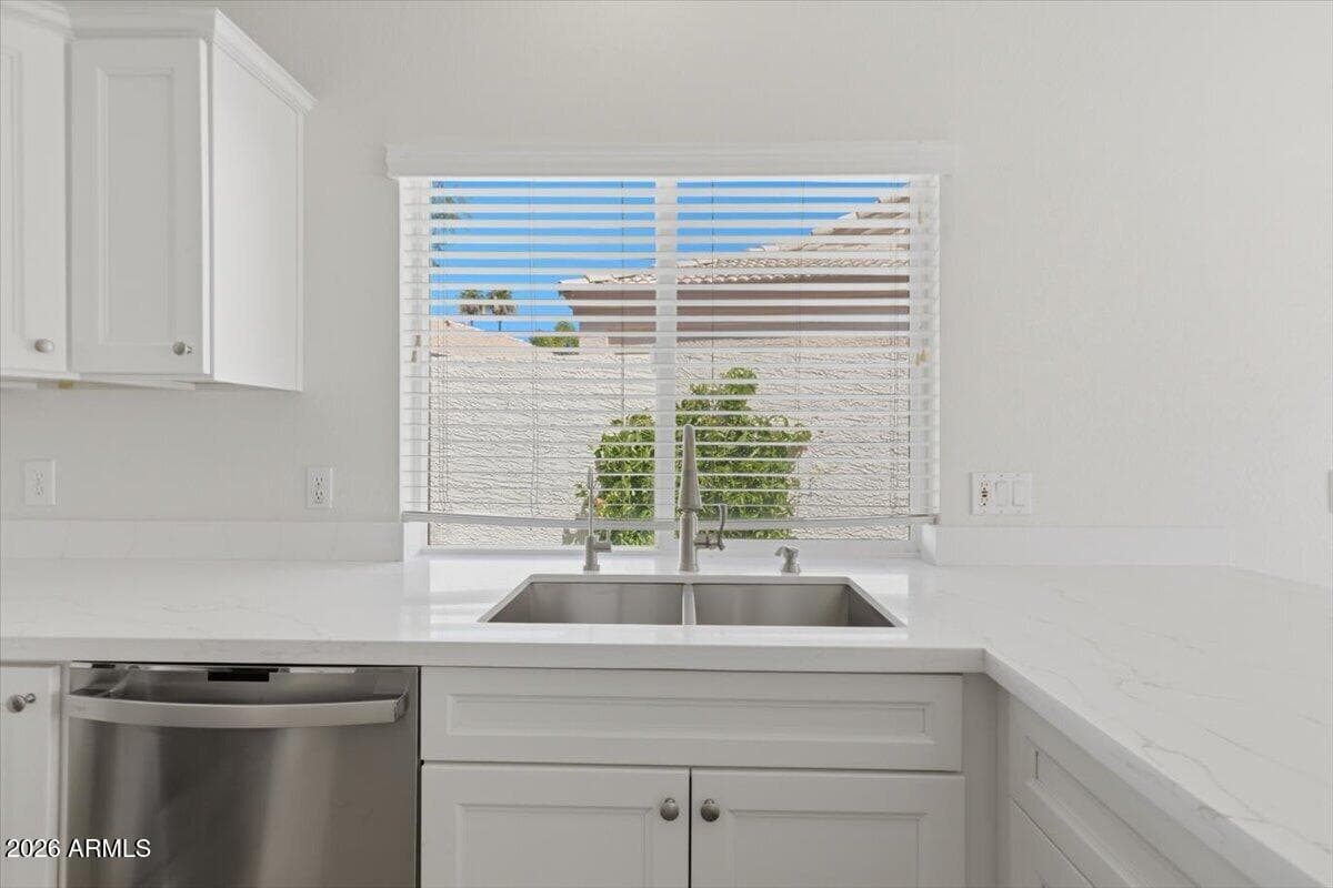1028 N COLUMBUS Drive, Gilbert, AZ 85234 — photo 31 of 73