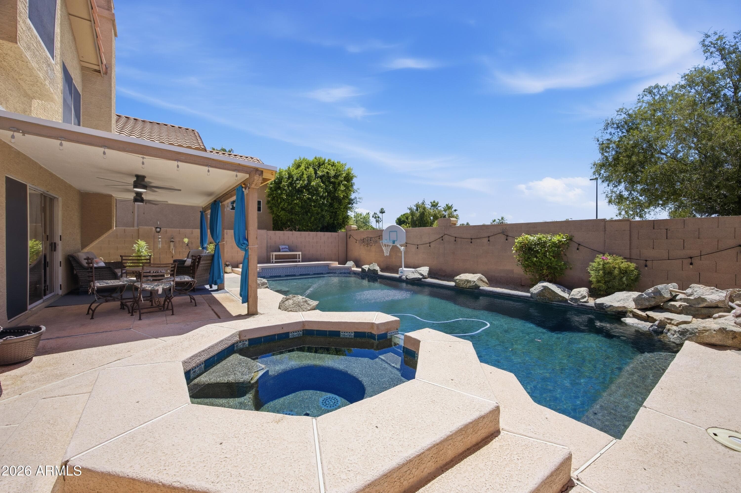 638 S SURFSIDE Drive, Gilbert, AZ 85233 — photo 6 of 70