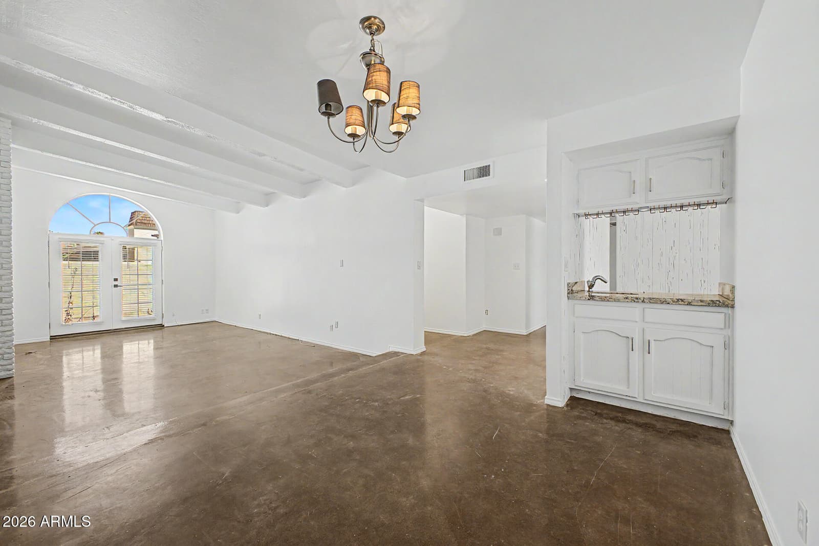6640 N CHATELAINE Place, Phoenix, AZ 85014 — photo 11 of 37