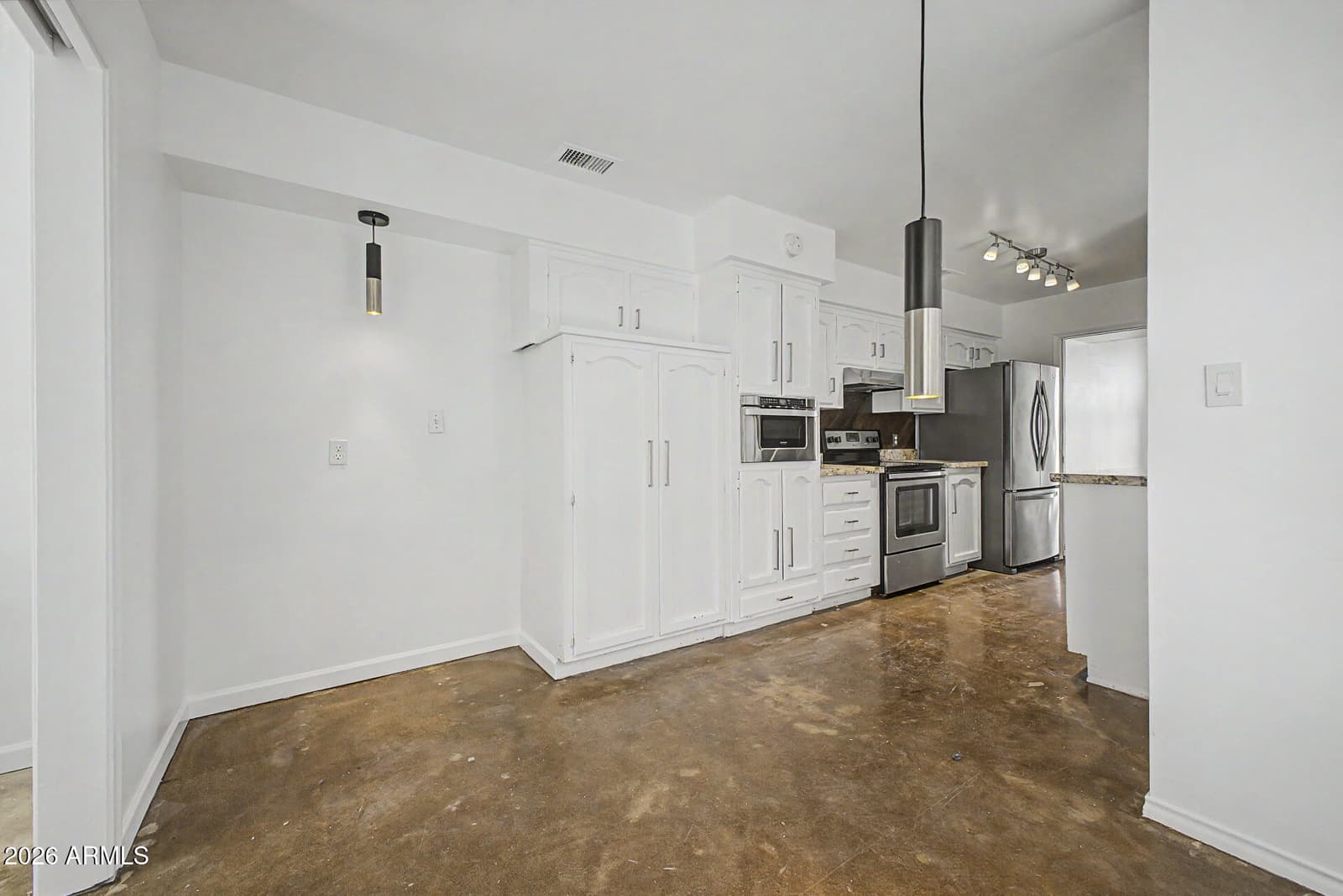 6640 N CHATELAINE Place, Phoenix, AZ 85014 — photo 16 of 37