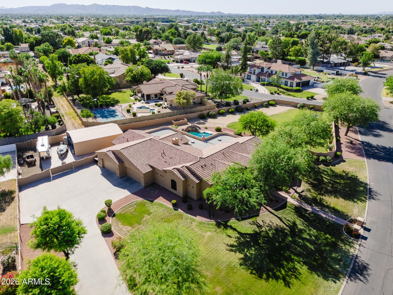 650 N BULLMOOSE Drive, Chandler, AZ 85224 — photo 7 of 70