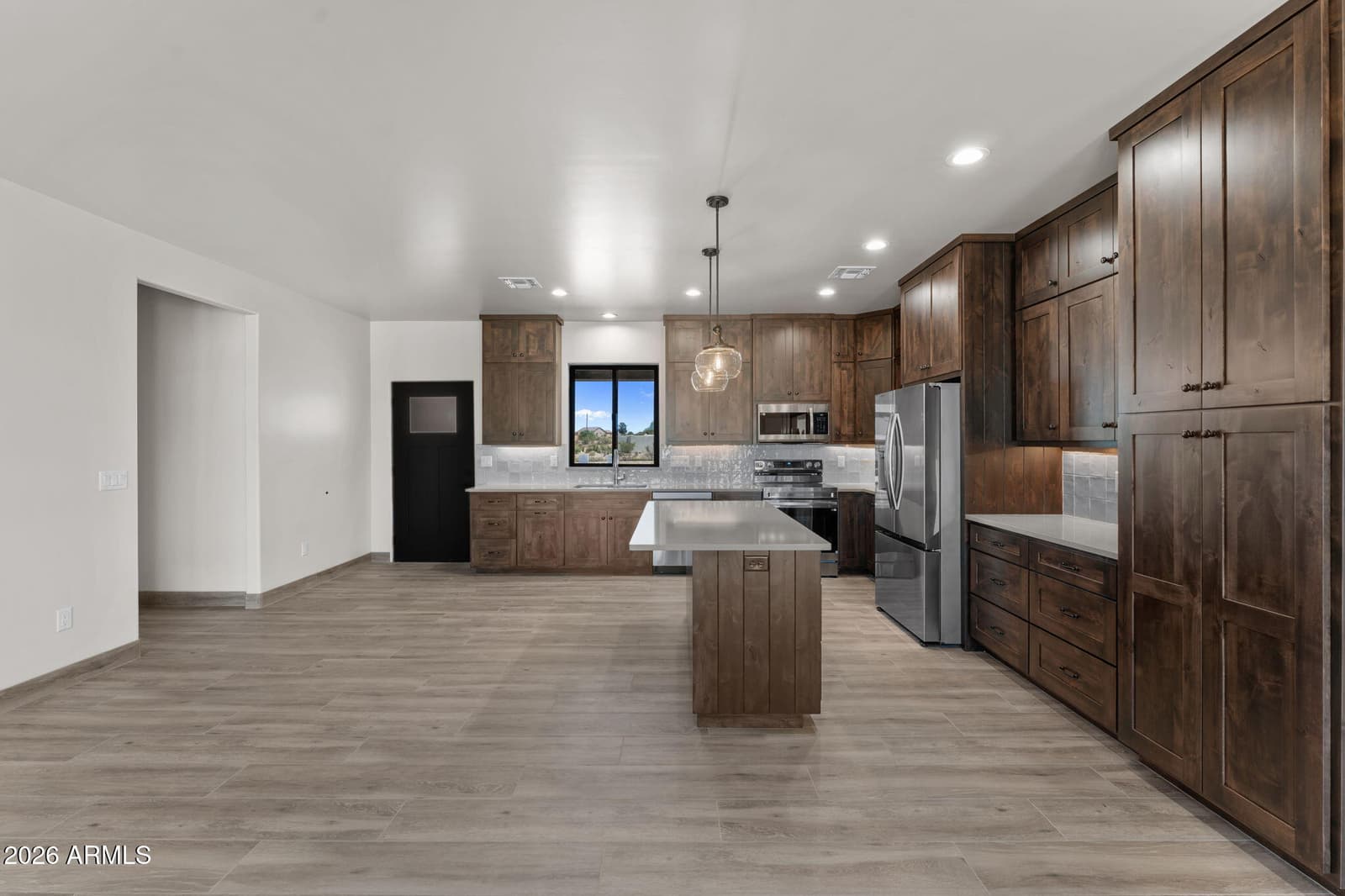 930 VIA MARCIA, Wickenburg, AZ 85390 — photo 8 of 33