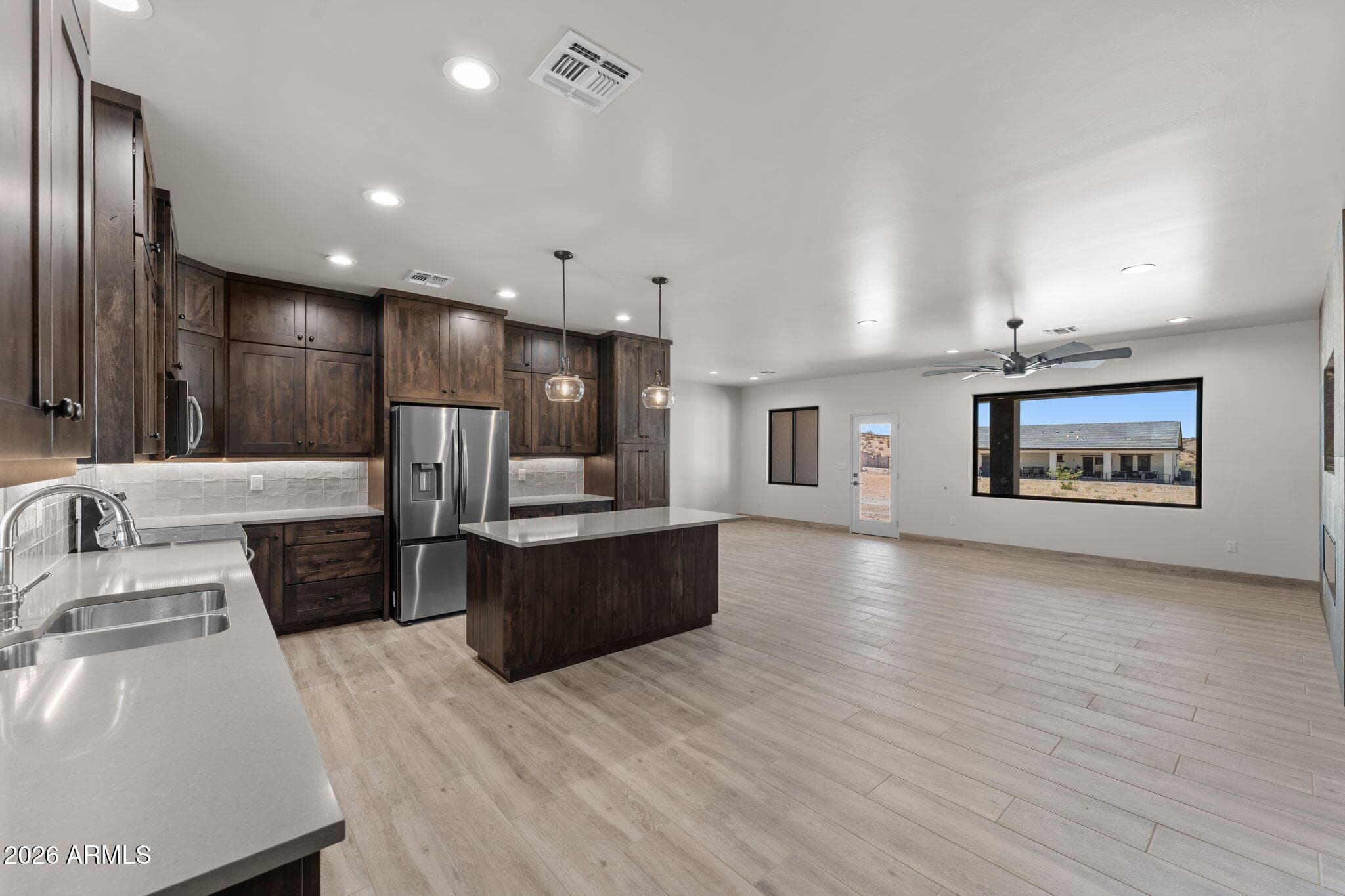 930 VIA MARCIA, Wickenburg, AZ 85390 — photo 4 of 33