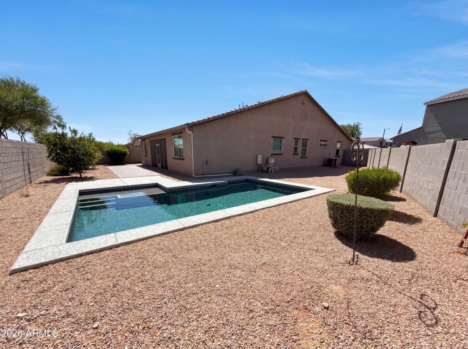 18840 W MERCER Lane, Surprise, AZ 85388 — photo 5 of 38
