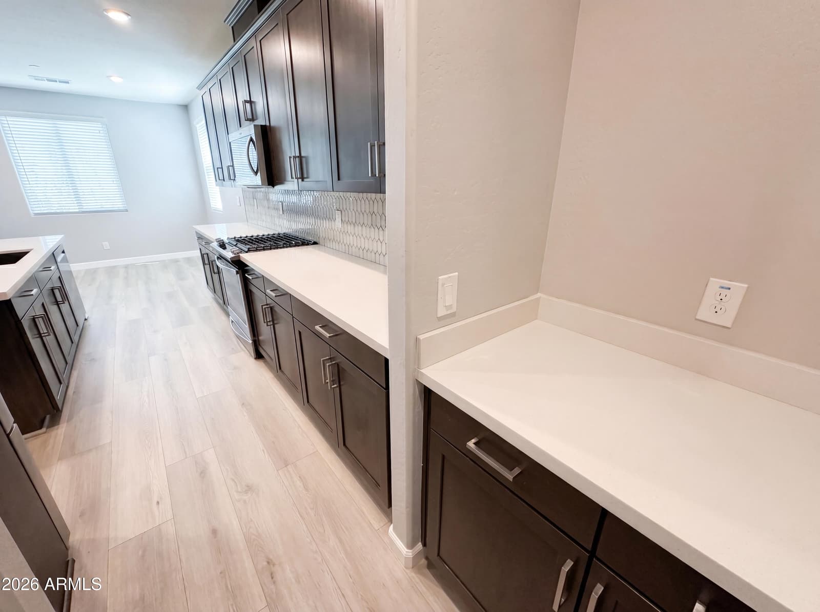 18840 W MERCER Lane, Surprise, AZ 85388 — photo 11 of 38