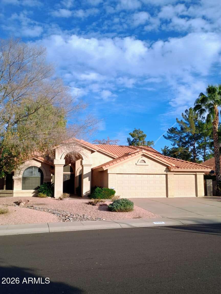 9625 S FOREST Avenue, Tempe, AZ 85284 — photo 3 of 70
