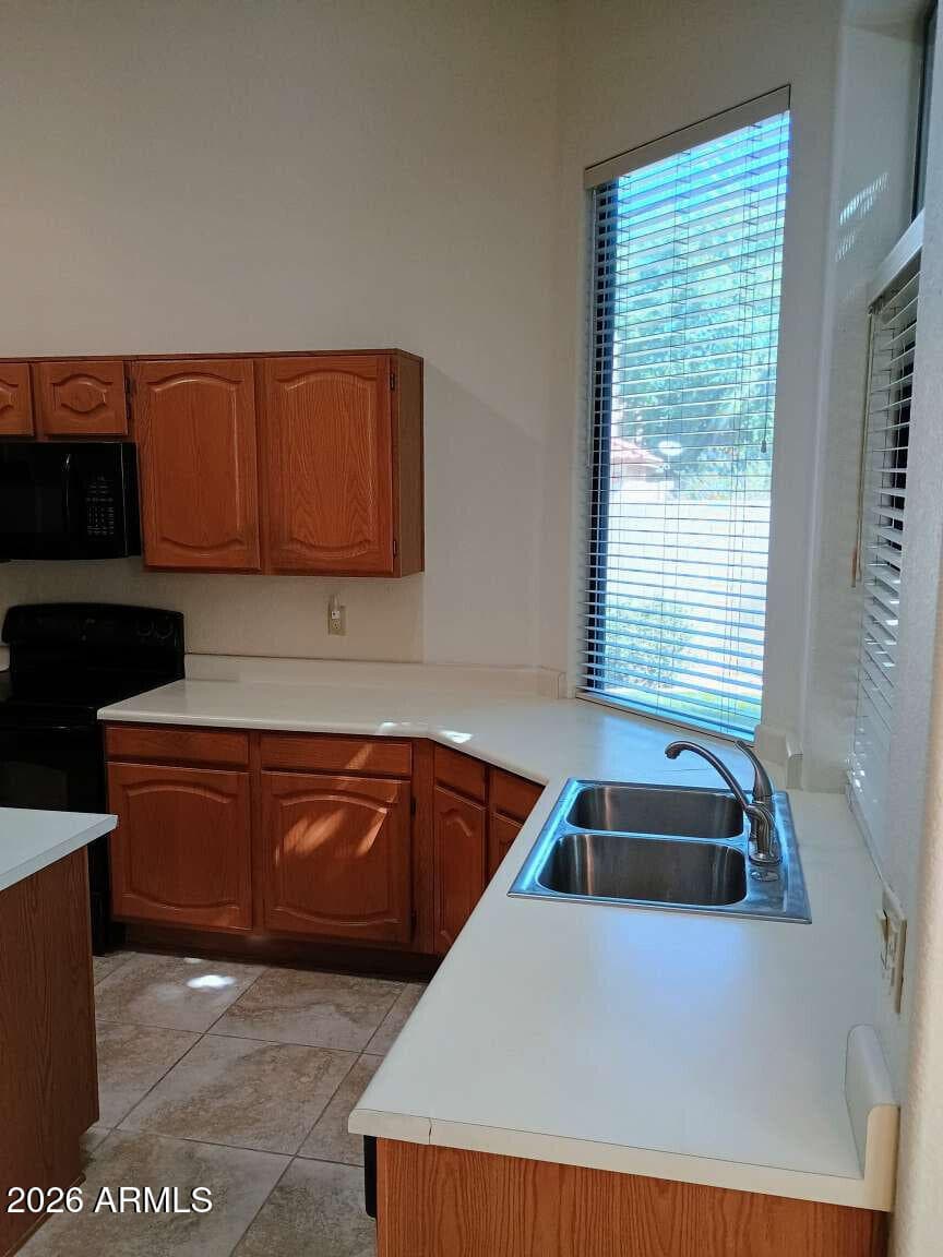 9625 S FOREST Avenue, Tempe, AZ 85284 — photo 13 of 70