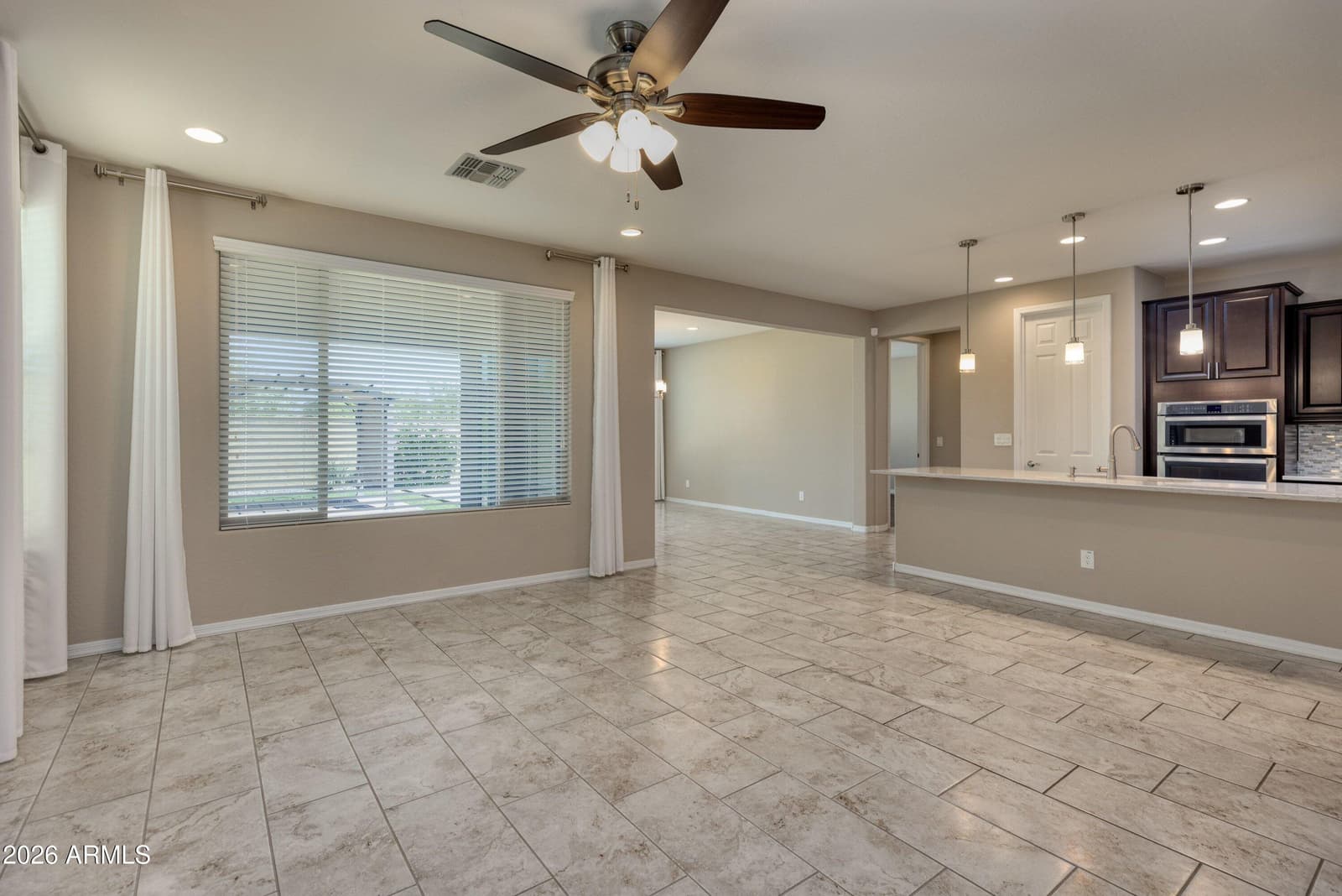 6516 W MADRE DEL ORO Drive, Phoenix, AZ 85083 — photo 12 of 43
