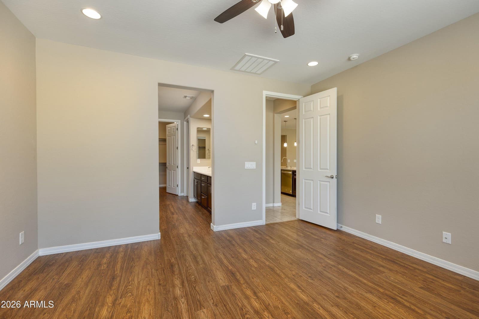 6516 W MADRE DEL ORO Drive, Phoenix, AZ 85083 — photo 18 of 43