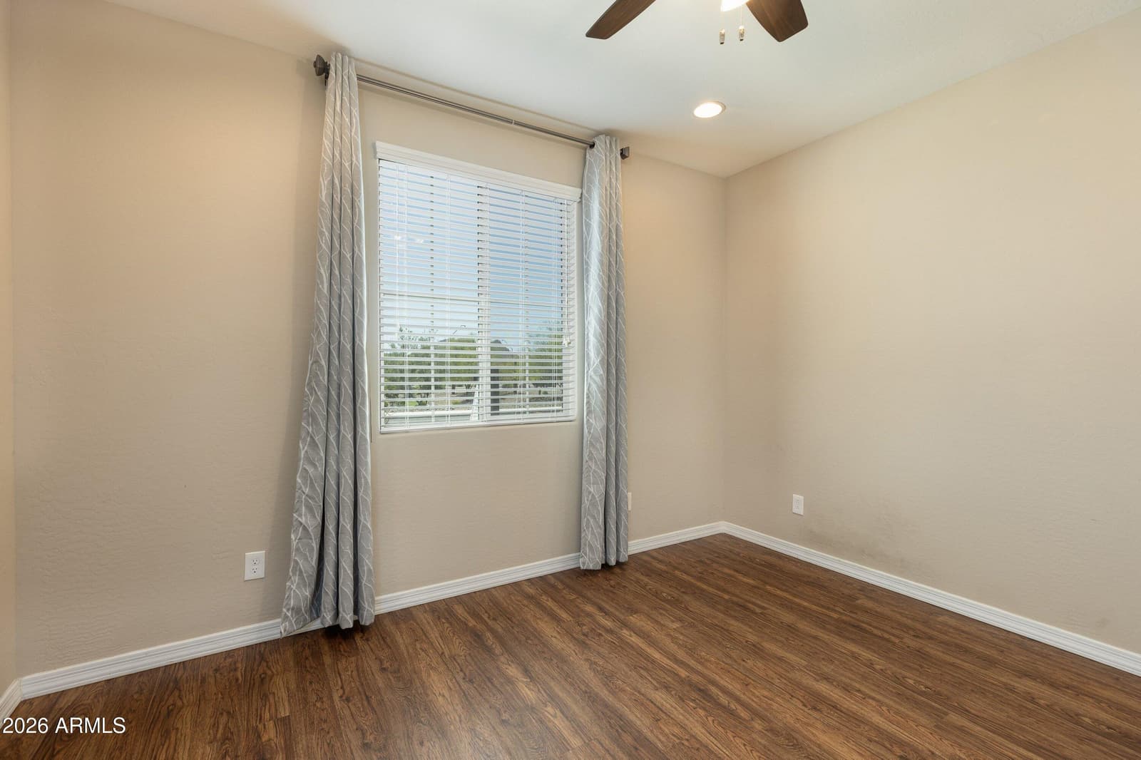 6516 W MADRE DEL ORO Drive, Phoenix, AZ 85083 — photo 22 of 43