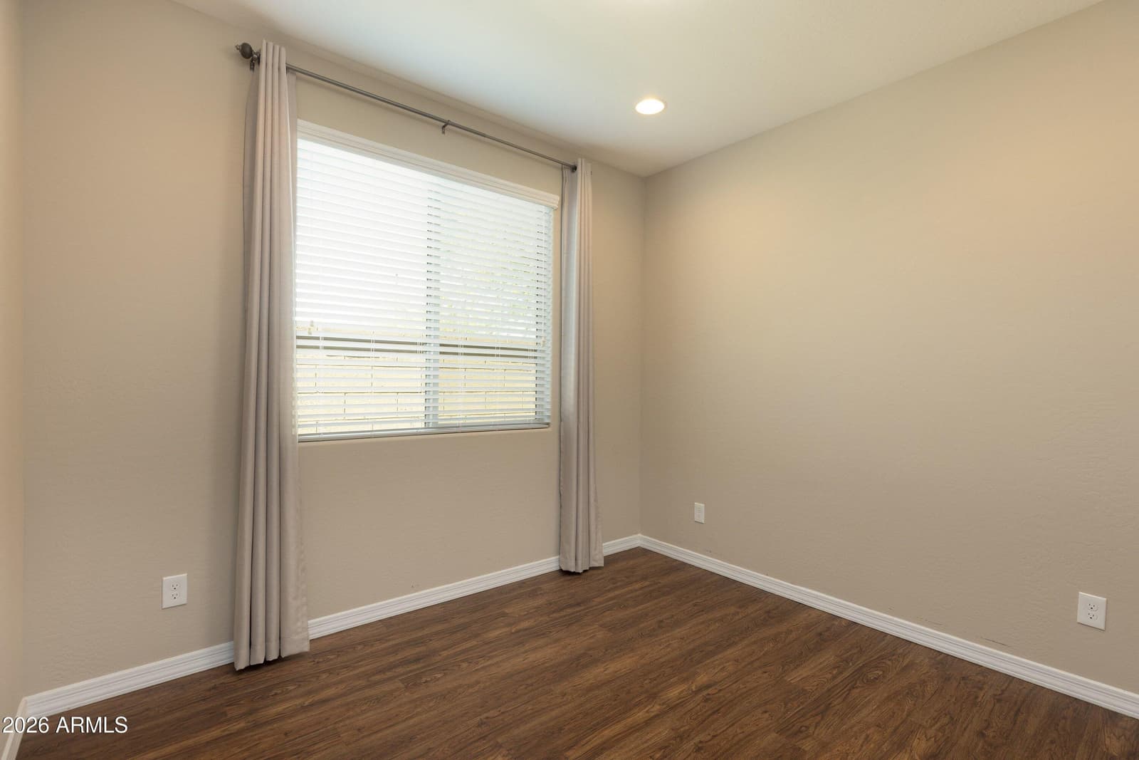 6516 W MADRE DEL ORO Drive, Phoenix, AZ 85083 — photo 25 of 43