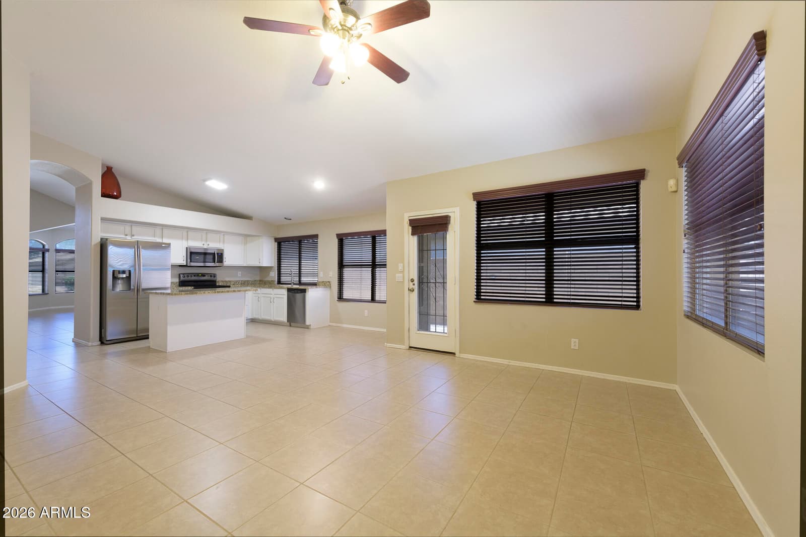 547 E CATHY Drive, Gilbert, AZ 85296 — photo 6 of 24