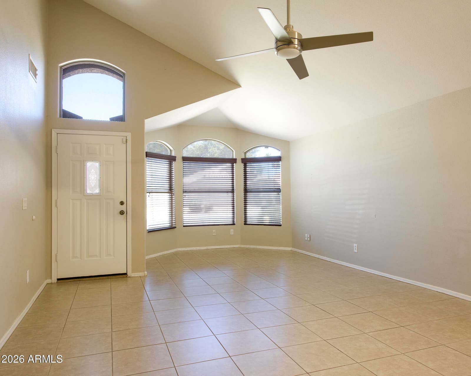 547 E CATHY Drive, Gilbert, AZ 85296 — photo 2 of 24