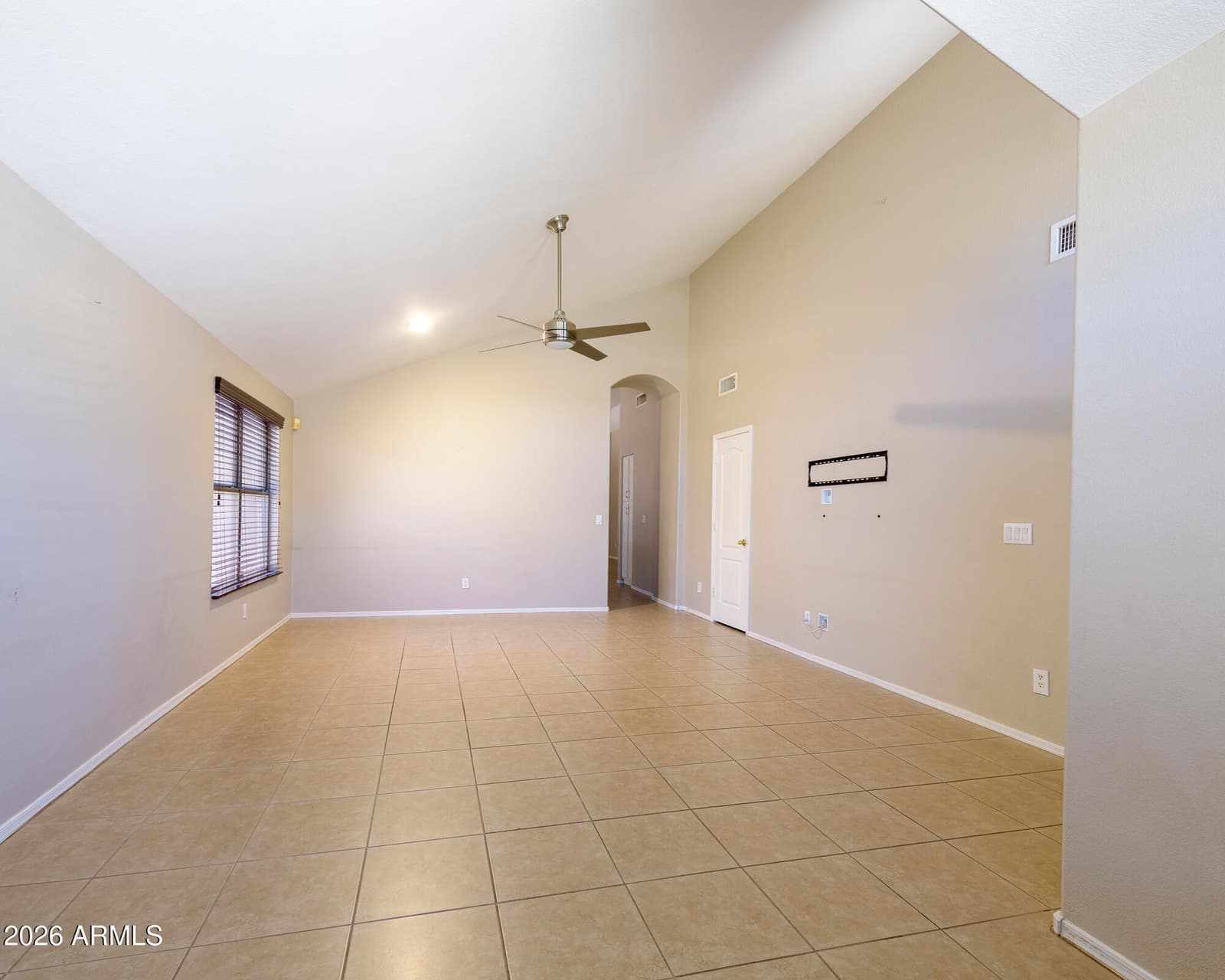 547 E CATHY Drive, Gilbert, AZ 85296 — photo 4 of 24