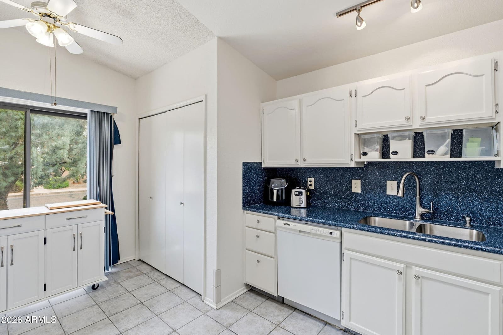 5247 DESERT SHADOWS Drive, Sierra Vista, AZ 85635 — photo 14 of 35