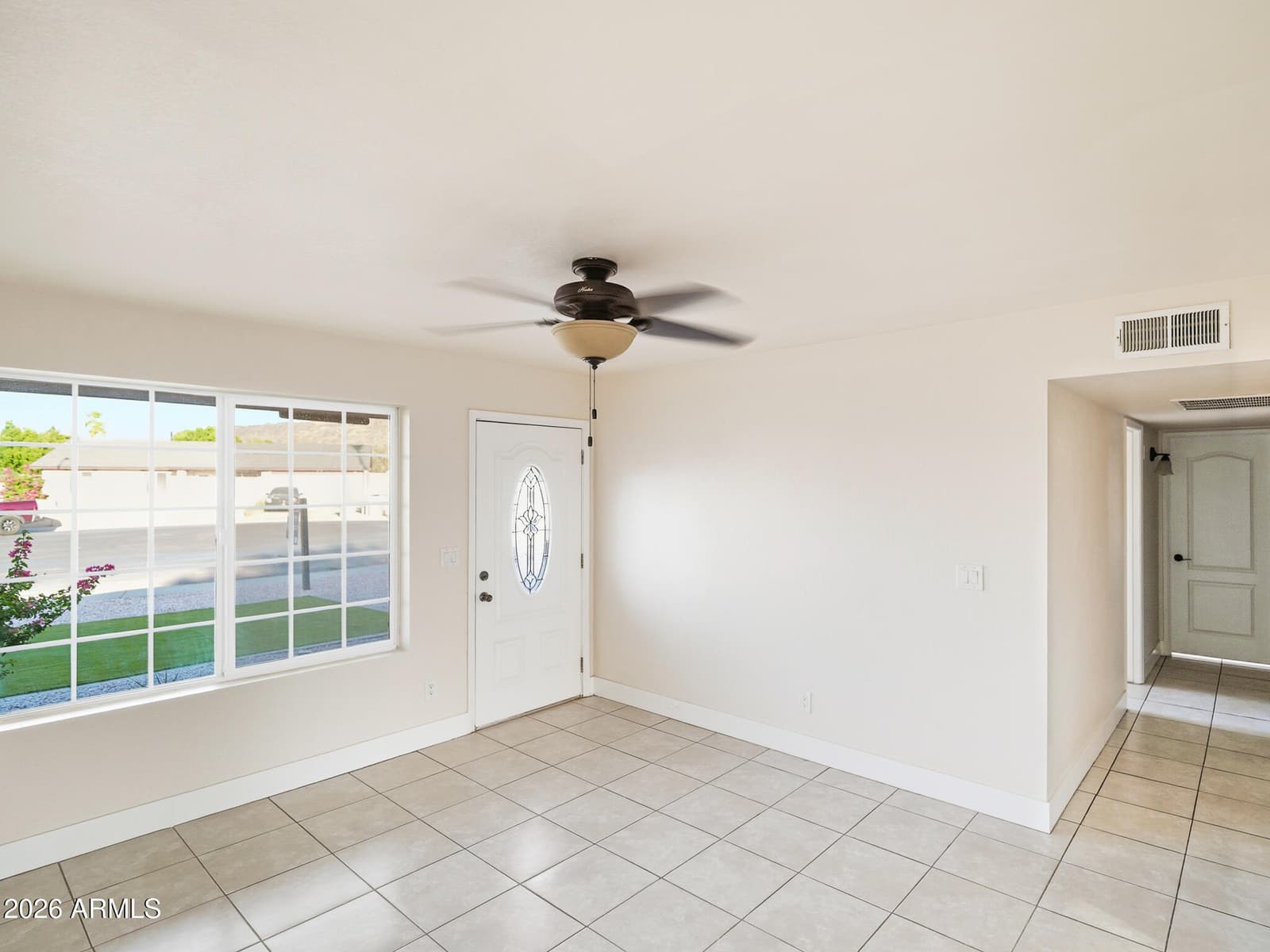 8628 S 14TH Place, Phoenix, AZ 85042 — photo 10 of 32