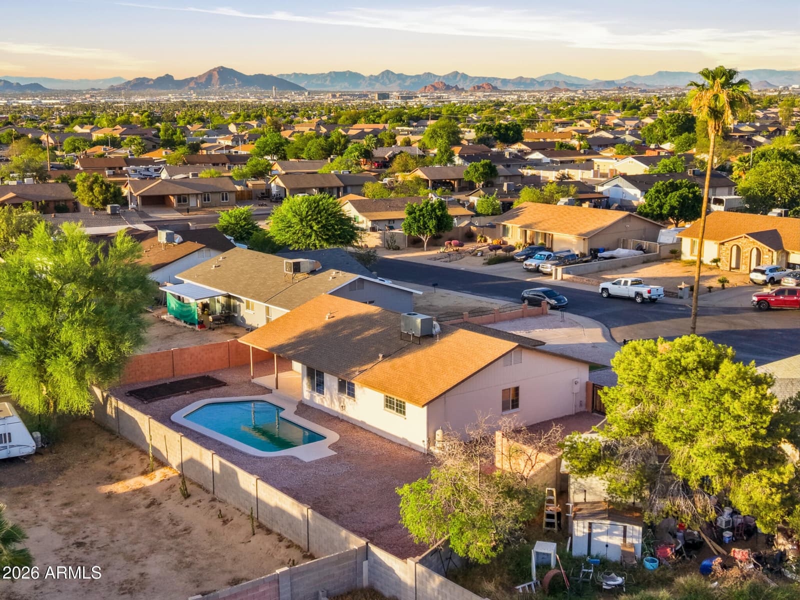 8628 S 14TH Place, Phoenix, AZ 85042 — photo 5 of 32