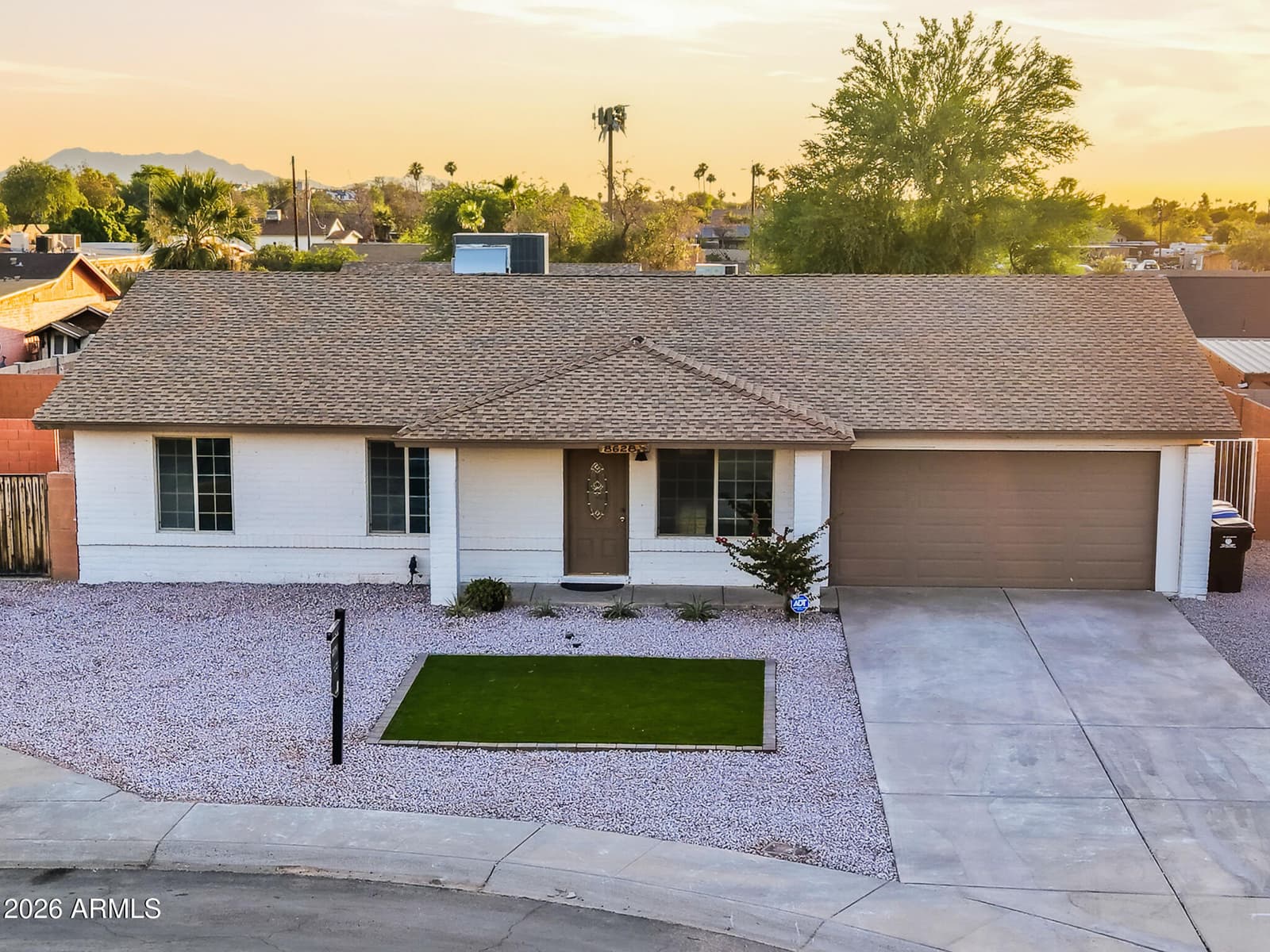 8628 S 14TH Place, Phoenix, AZ 85042 — photo 1 of 32