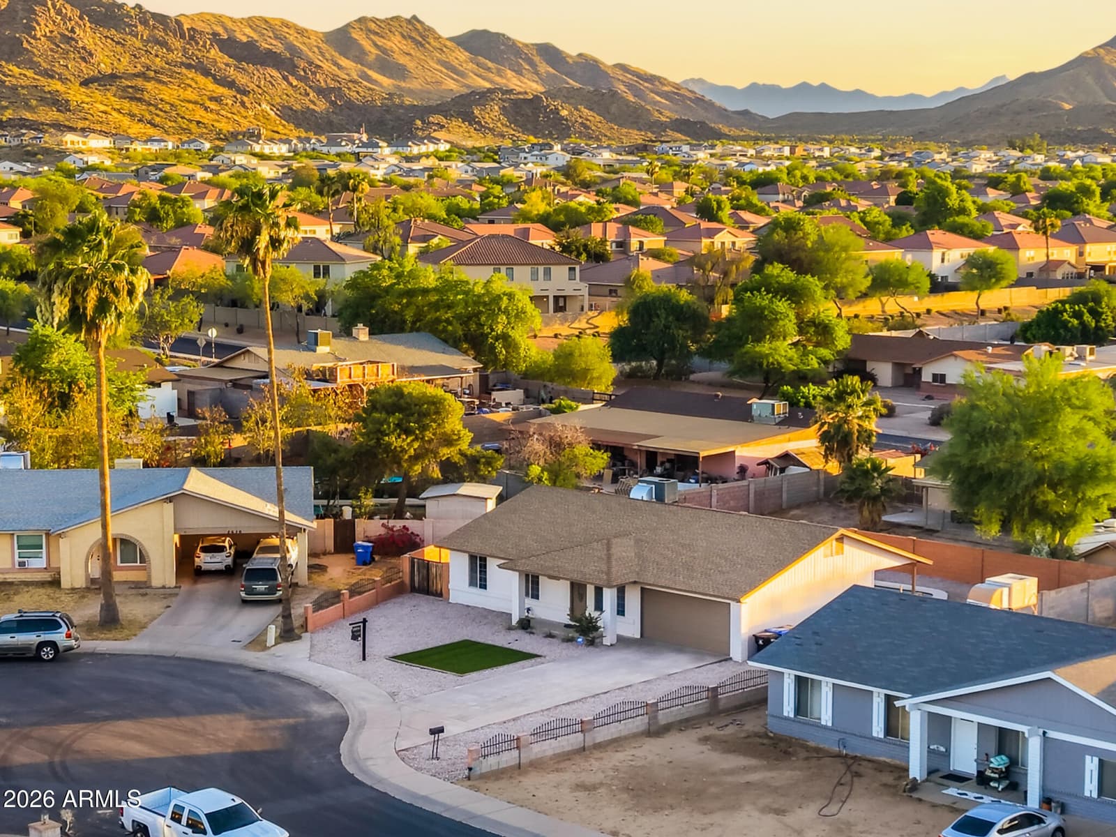 8628 S 14TH Place, Phoenix, AZ 85042 — photo 9 of 32