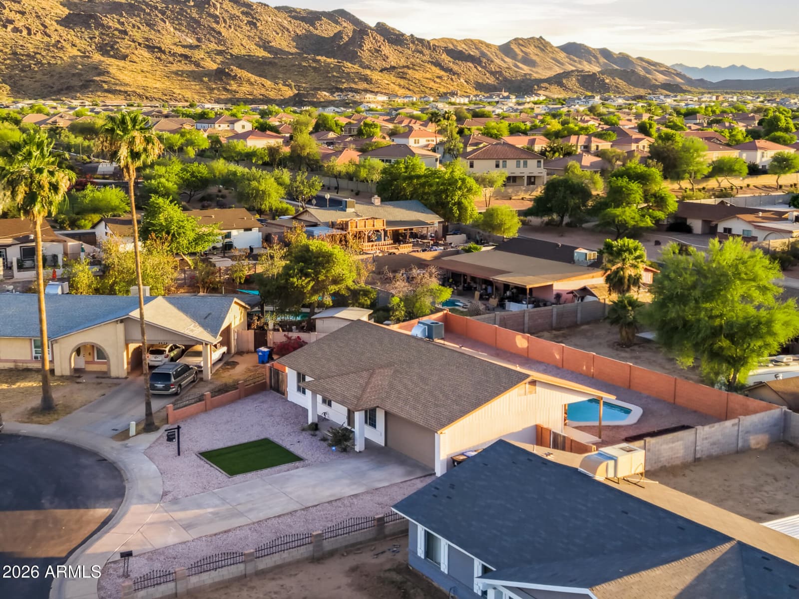 8628 S 14TH Place, Phoenix, AZ 85042 — photo 8 of 32