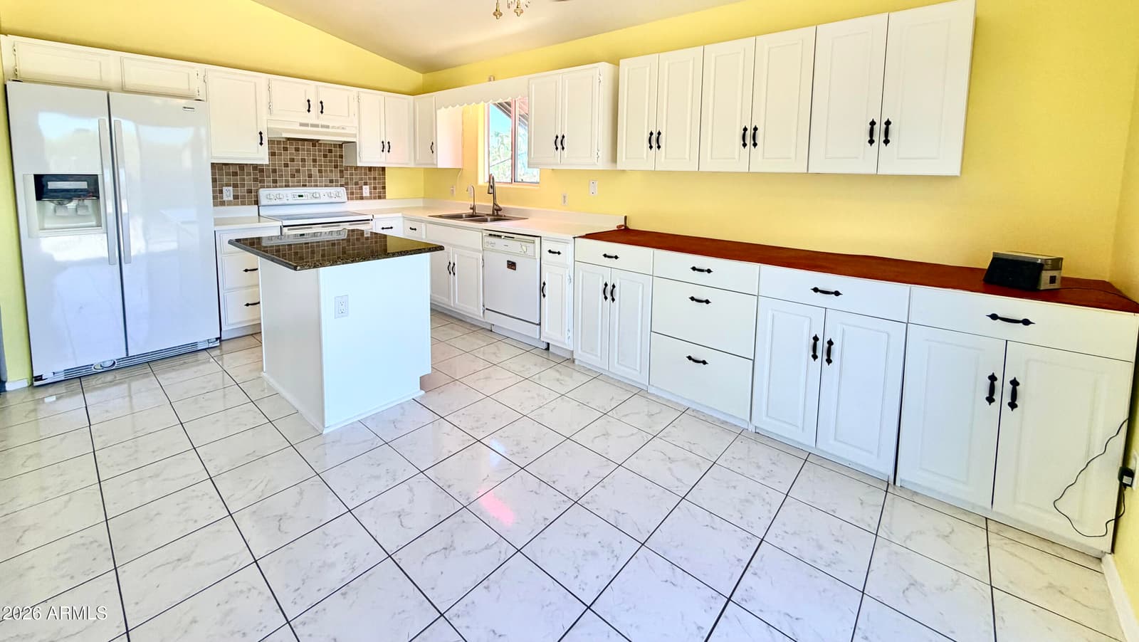 12600 W OBREGON Drive, Arizona City, AZ 85123 — photo 12 of 53