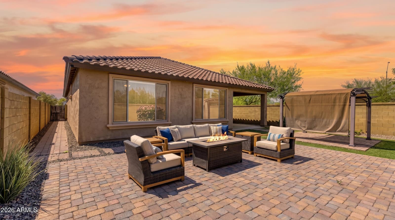 6516 W MADRE DEL ORO Drive, Phoenix, AZ 85083 — photo 42 of 43