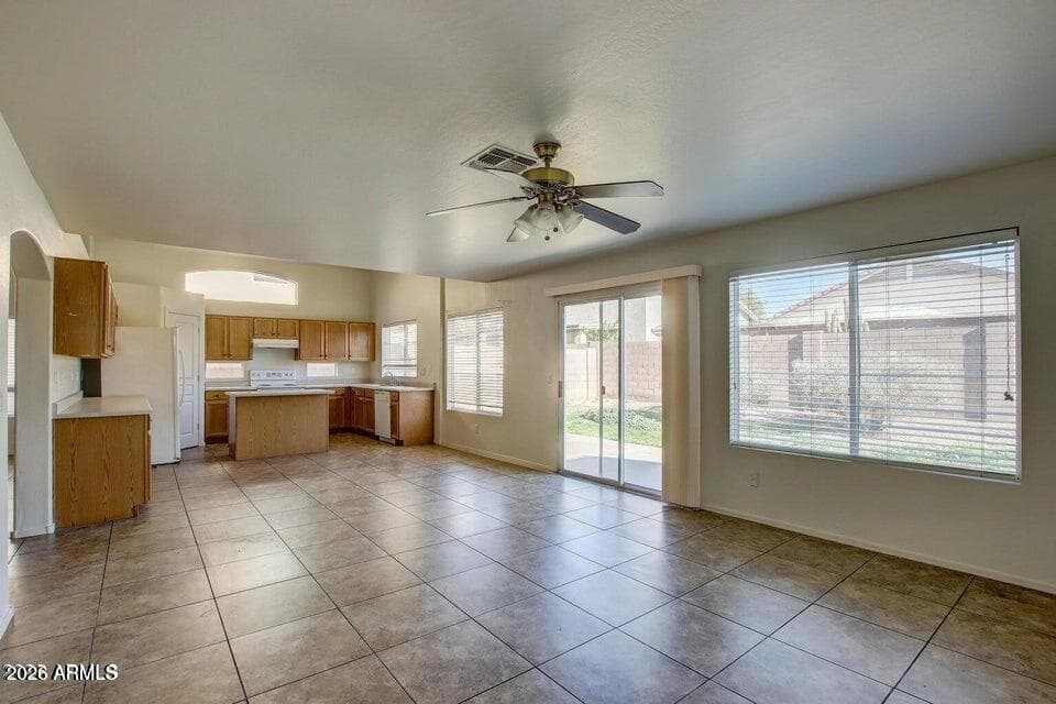 16036 N 11th Avenue 1120, Phoenix, AZ 85023 — photo 4 of 11