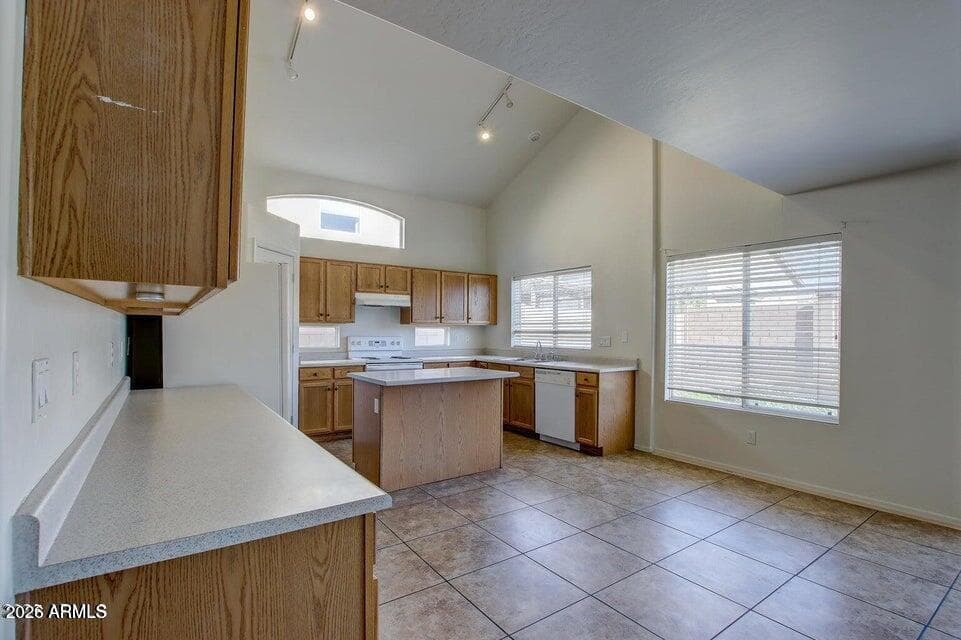16036 N 11th Avenue 1120, Phoenix, AZ 85023 — photo 8 of 11