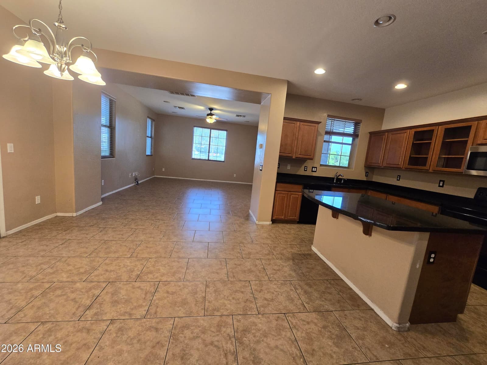 6905 S 9th Avenue, Phoenix, AZ 85041 — photo 6 of 25