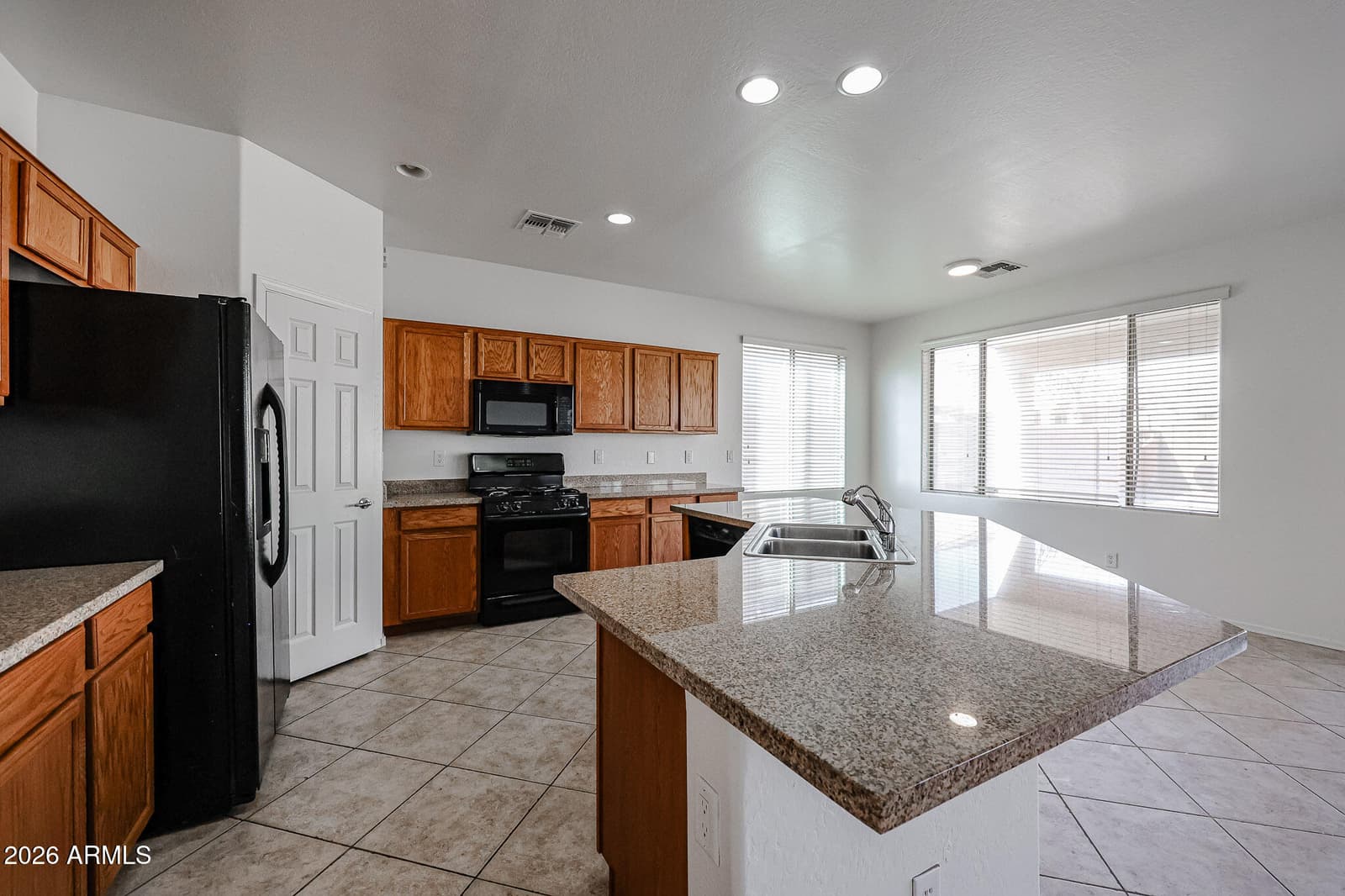 43856 W KNAUSS Drive, Maricopa, AZ 85138 — photo 6 of 27