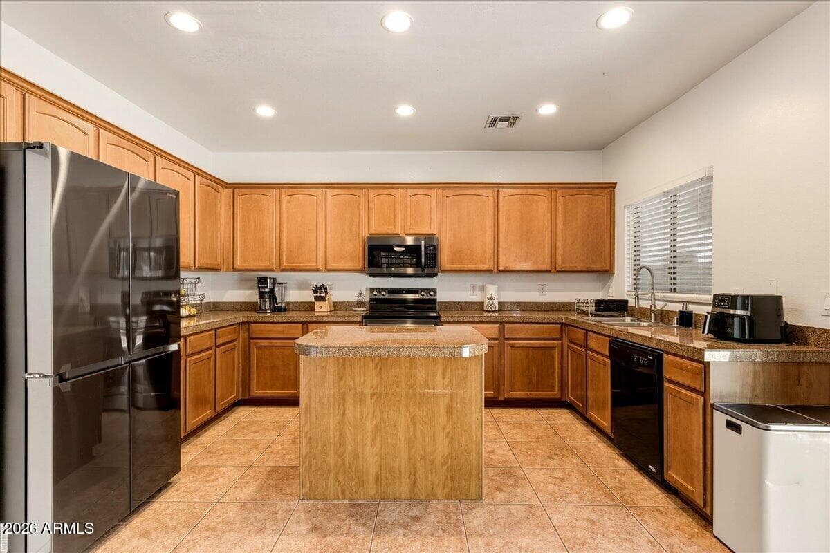 39425 N CAROLINA Avenue, San Tan Valley, AZ 85140 — photo 17 of 47