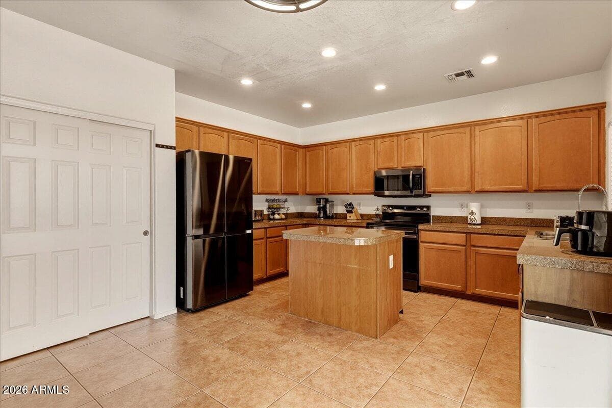 39425 N CAROLINA Avenue, San Tan Valley, AZ 85140 — photo 18 of 47