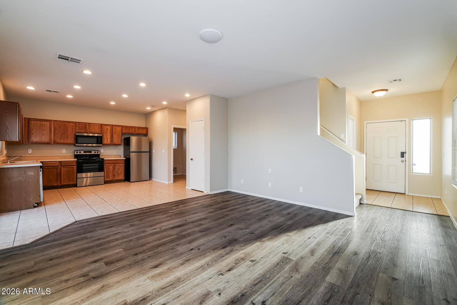 5015 S 6TH Way, Phoenix, AZ 85040 — photo 4 of 22