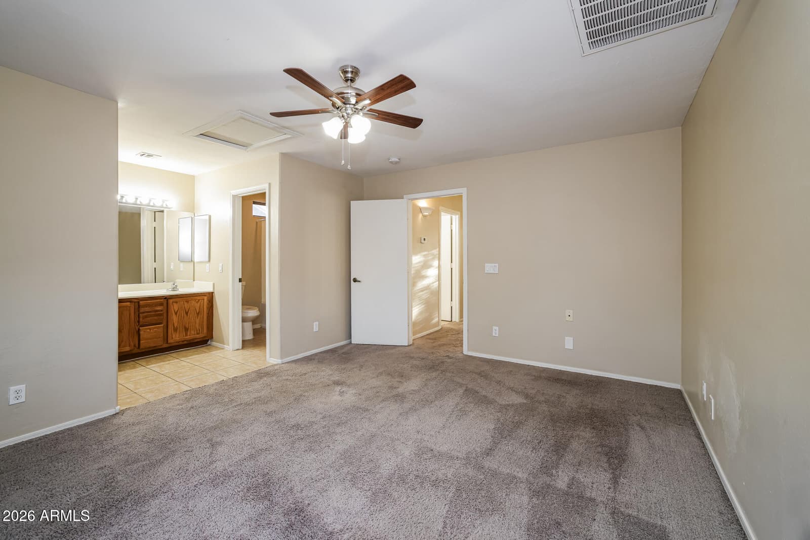 5015 S 6TH Way, Phoenix, AZ 85040 — photo 13 of 22