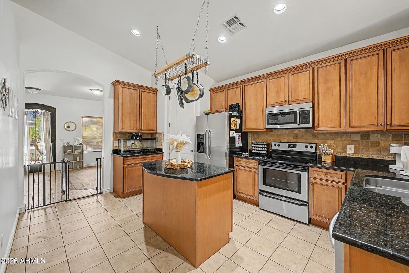 731 W MESQUITE TREE Lane, San Tan Valley, AZ 85143 — photo 14 of 33