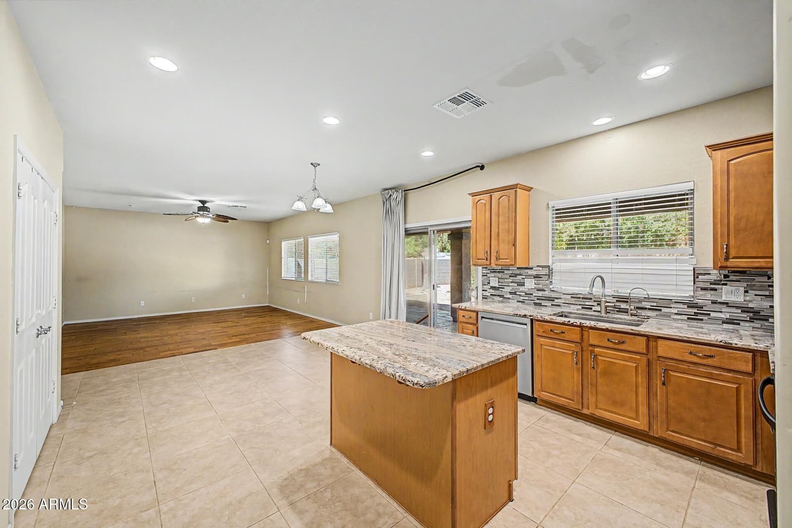 2789 S BUTTE Lane, Gilbert, AZ 85295 — photo 10 of 27