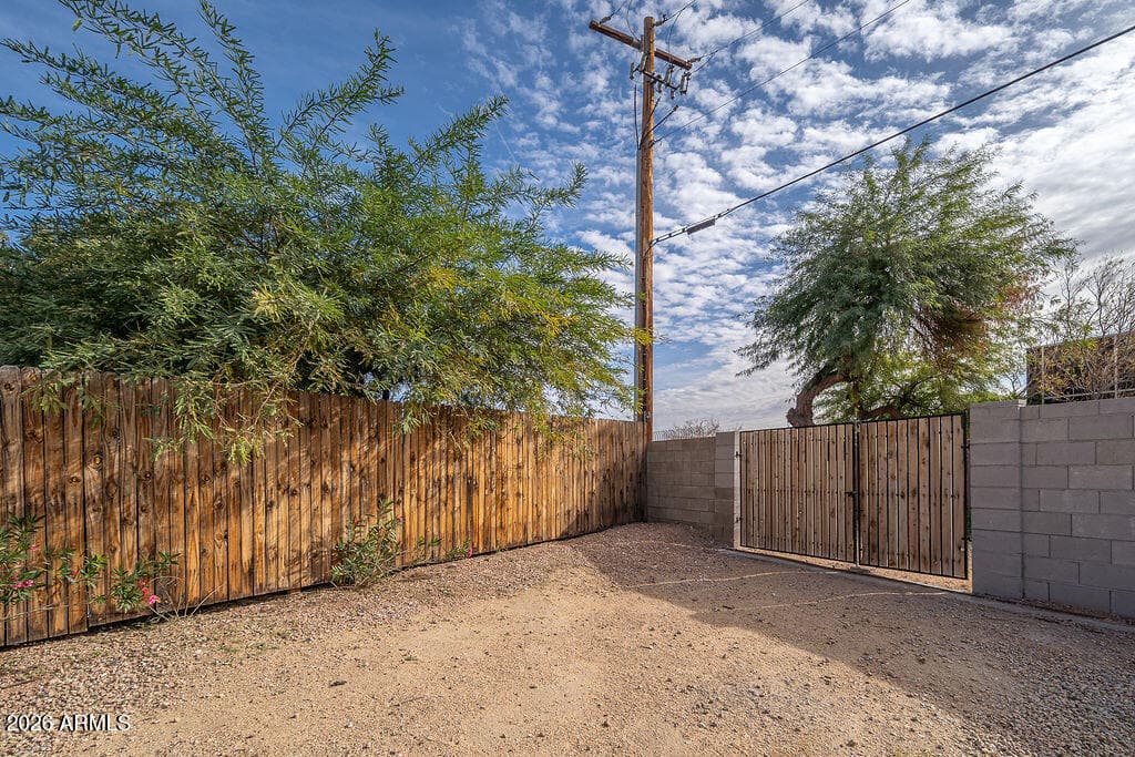 4653 E ALMERIA Road, Phoenix, AZ 85008 — photo 32 of 36