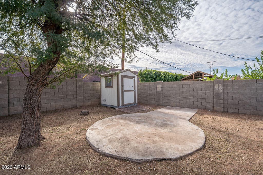 4653 E ALMERIA Road, Phoenix, AZ 85008 — photo 34 of 36