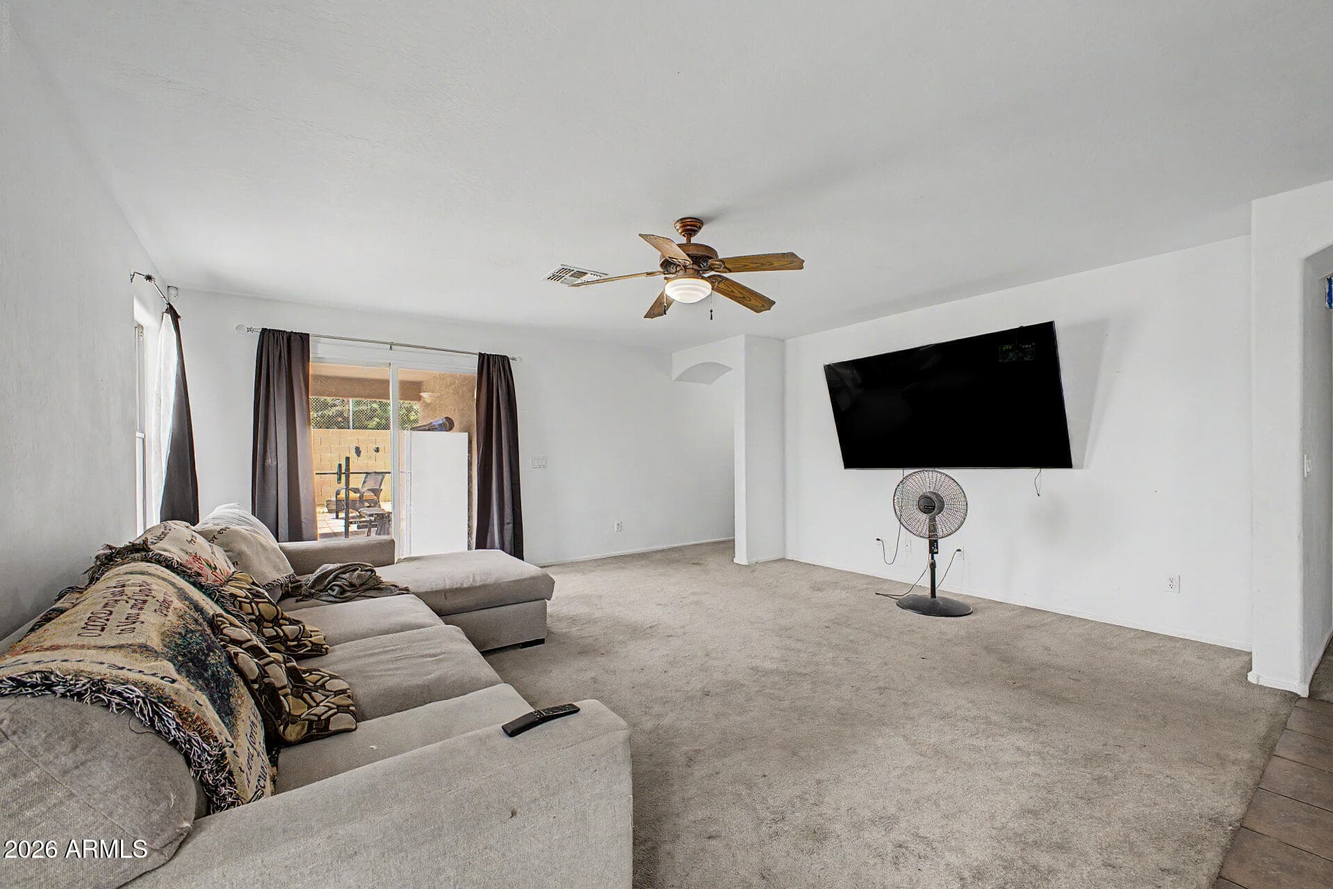 6637 S 18TH Drive, Phoenix, AZ 85041 — photo 8 of 29