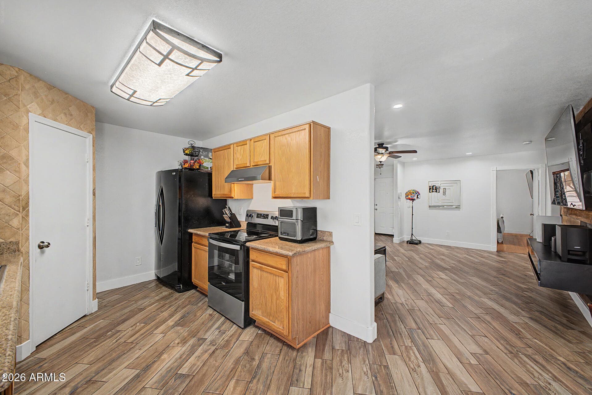 7395 W RANCHO Drive, Glendale, AZ 85303 — photo 11 of 29