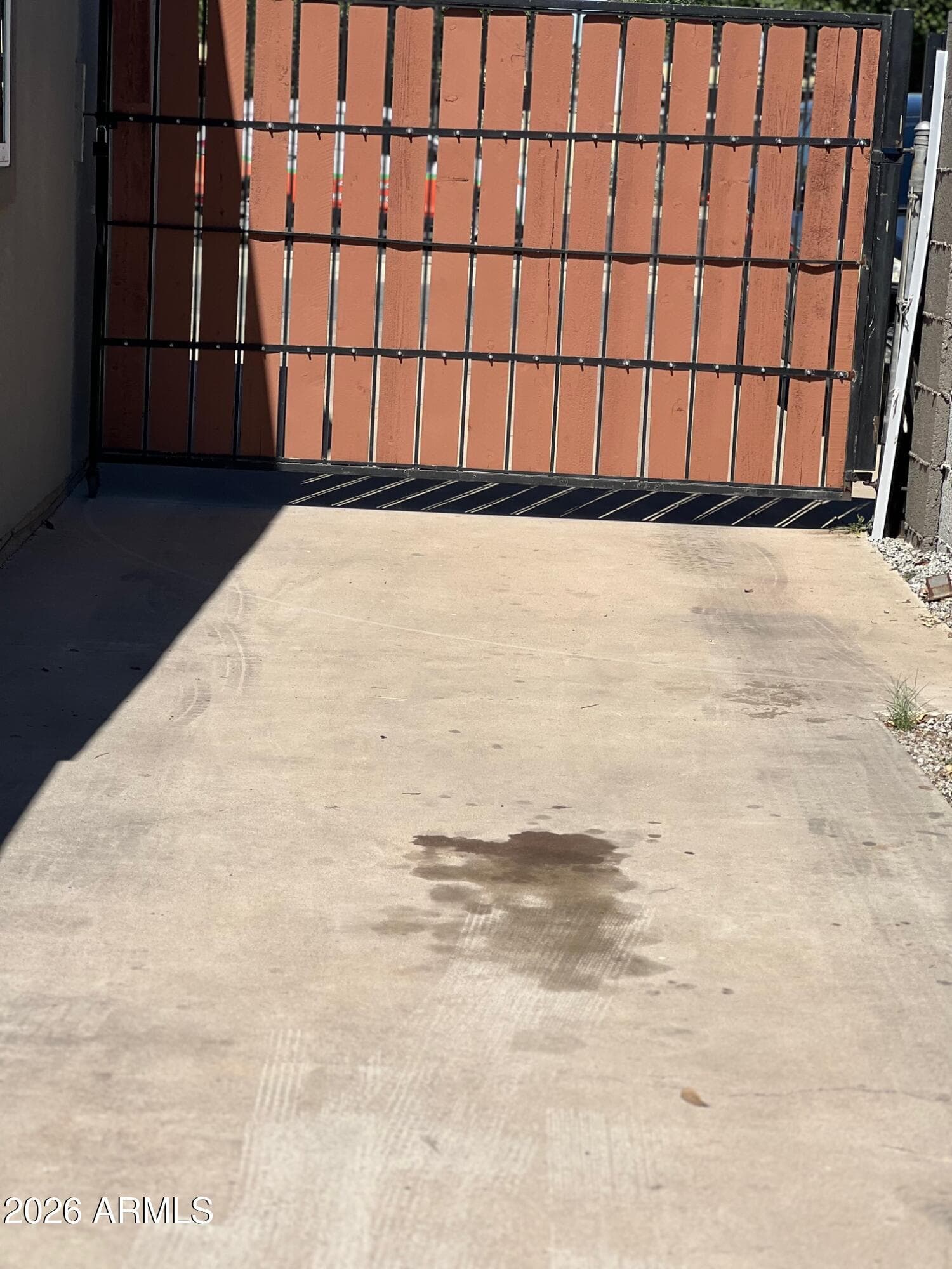 6831 W CAMELBACK Road, Phoenix, AZ 85033 — photo 5 of 28
