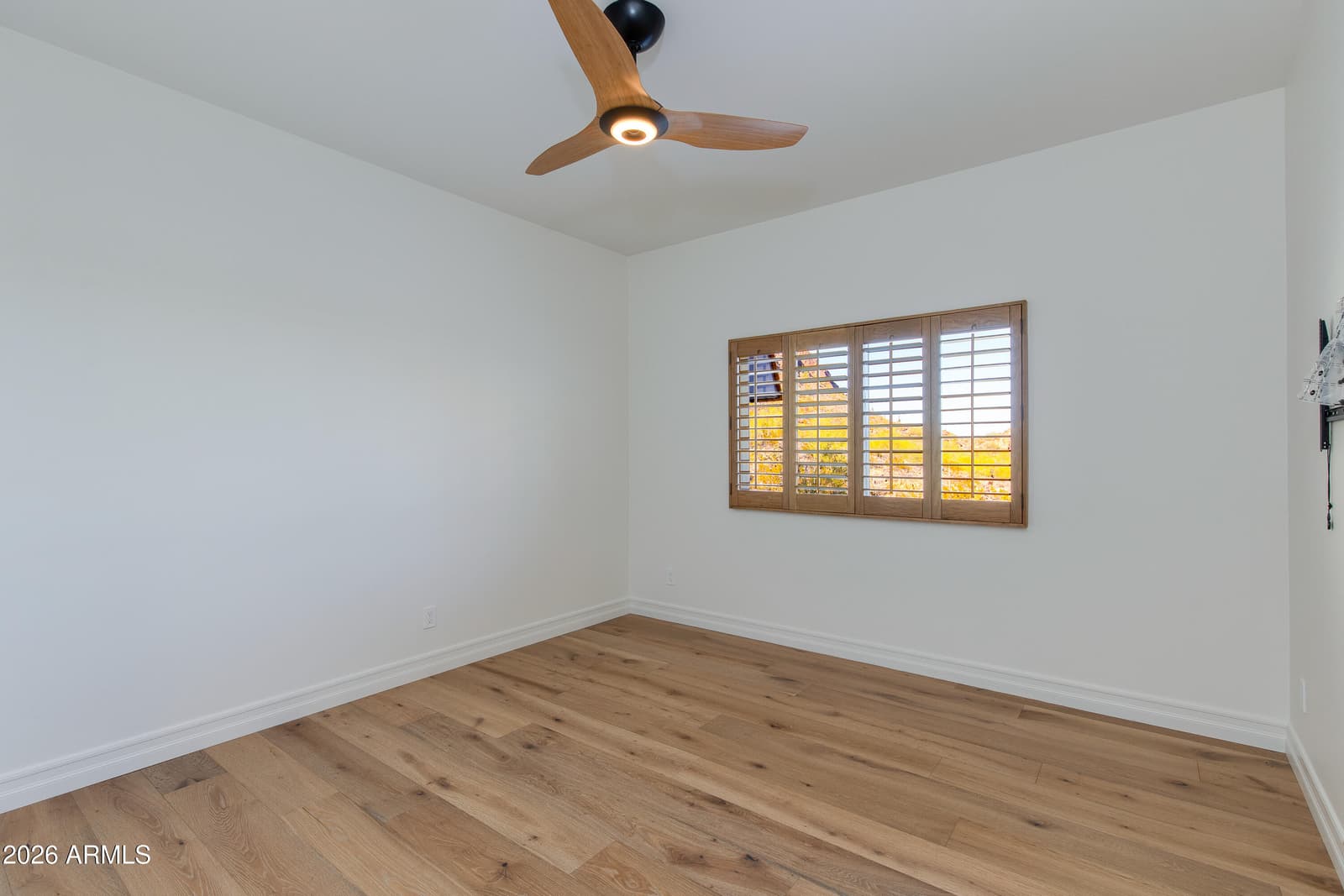 5654 E Mesquite Lane, Phoenix, AZ 85018 — photo 18 of 32