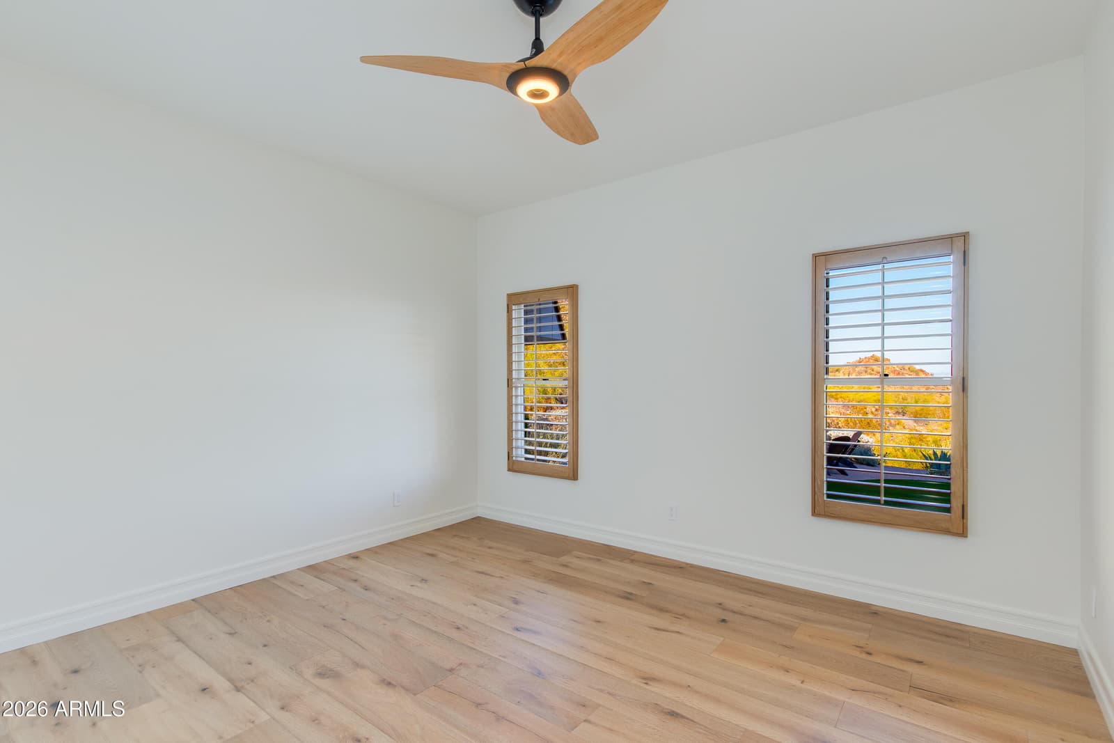 5654 E Mesquite Lane, Phoenix, AZ 85018 — photo 20 of 32
