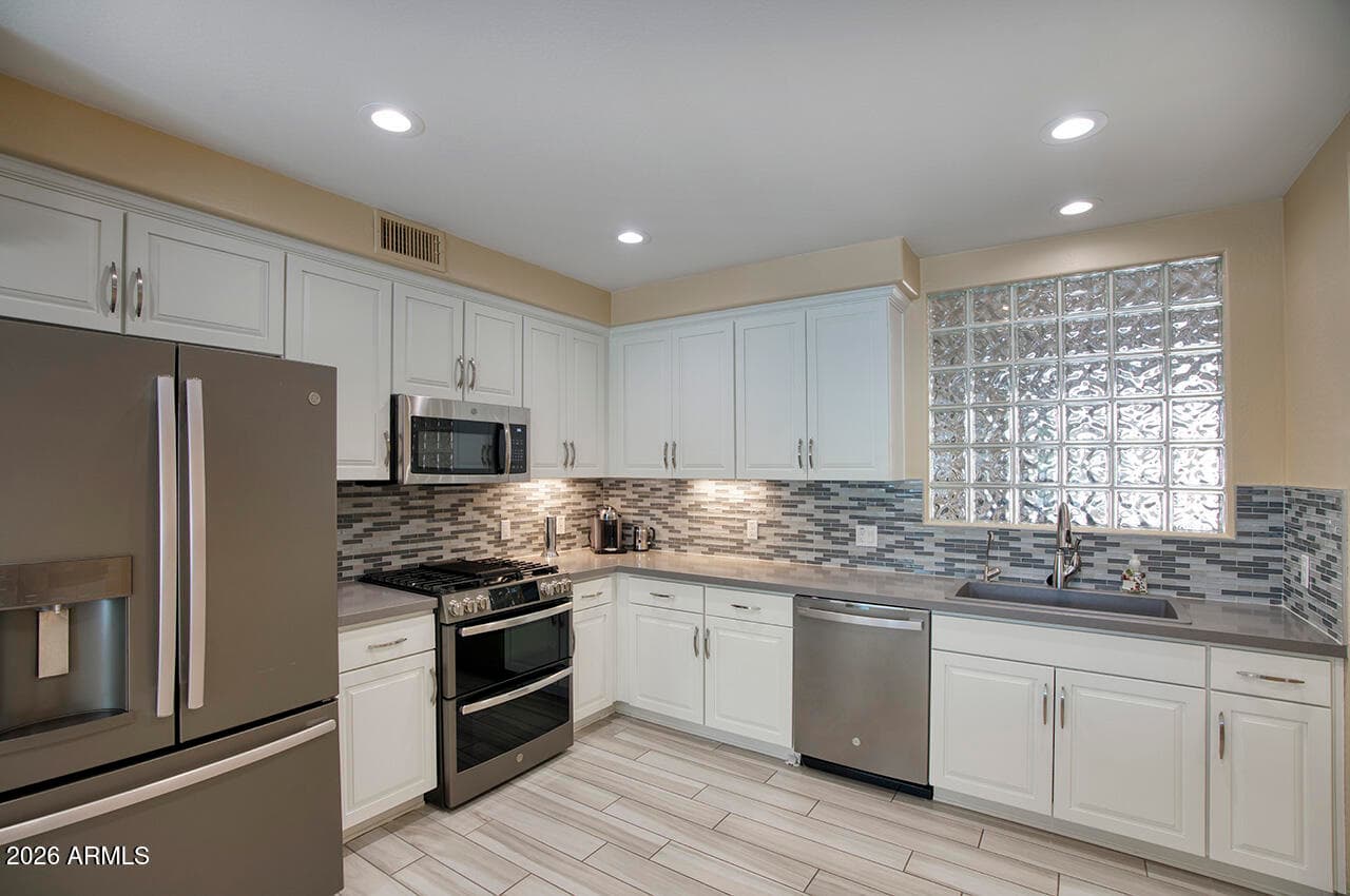17850 N 68th Street 2057, Phoenix, AZ 85054 — photo 9 of 25