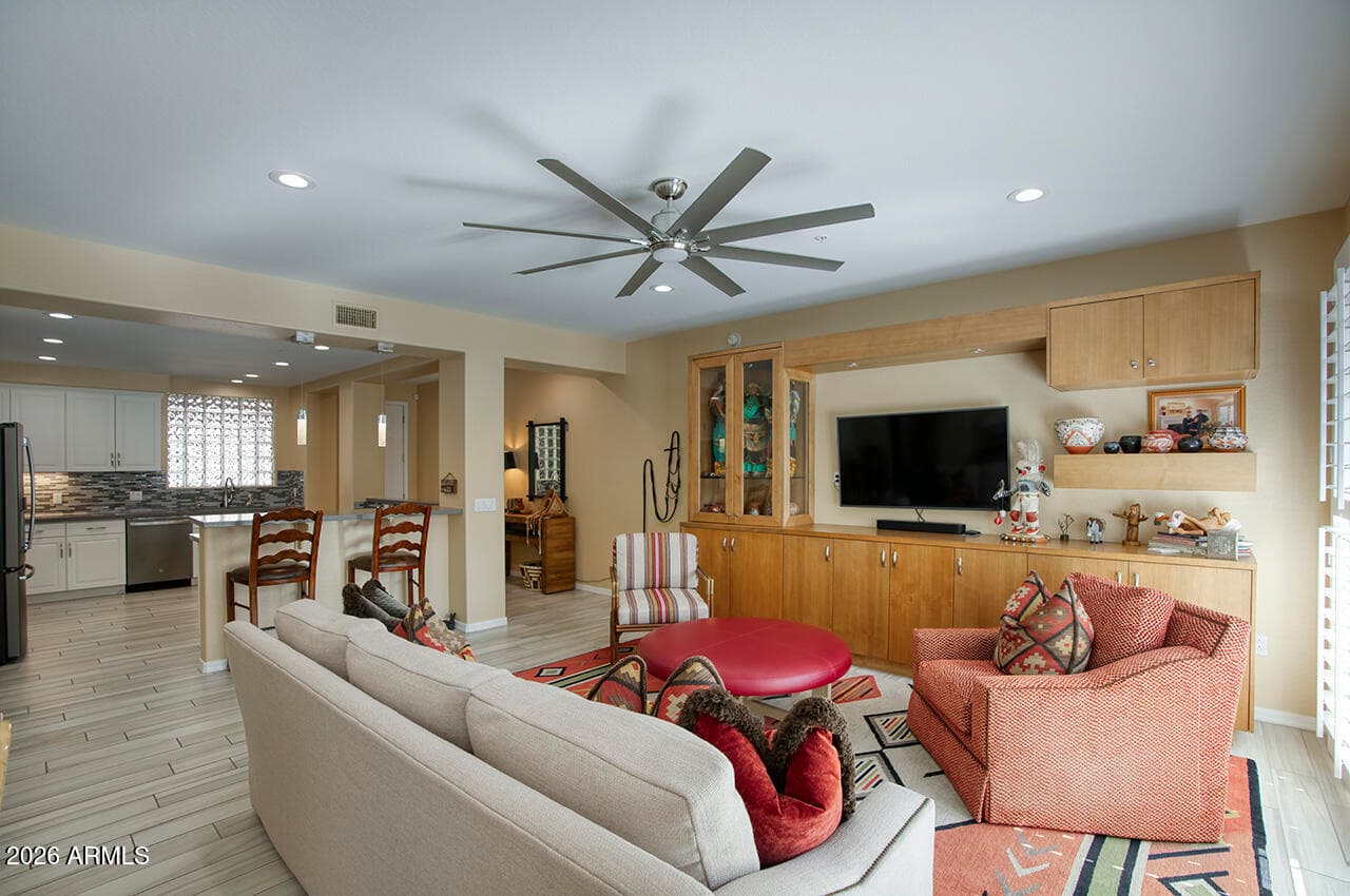 17850 N 68th Street 2057, Phoenix, AZ 85054 — photo 4 of 25
