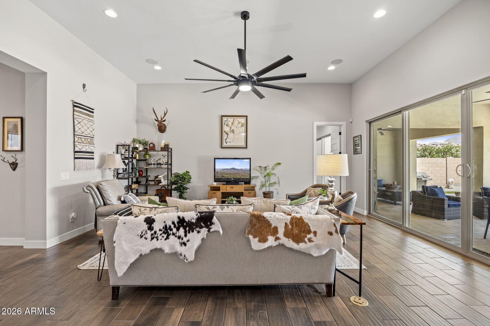1823 E WATFORD Court, Gilbert, AZ 85298 — photo 5 of 39