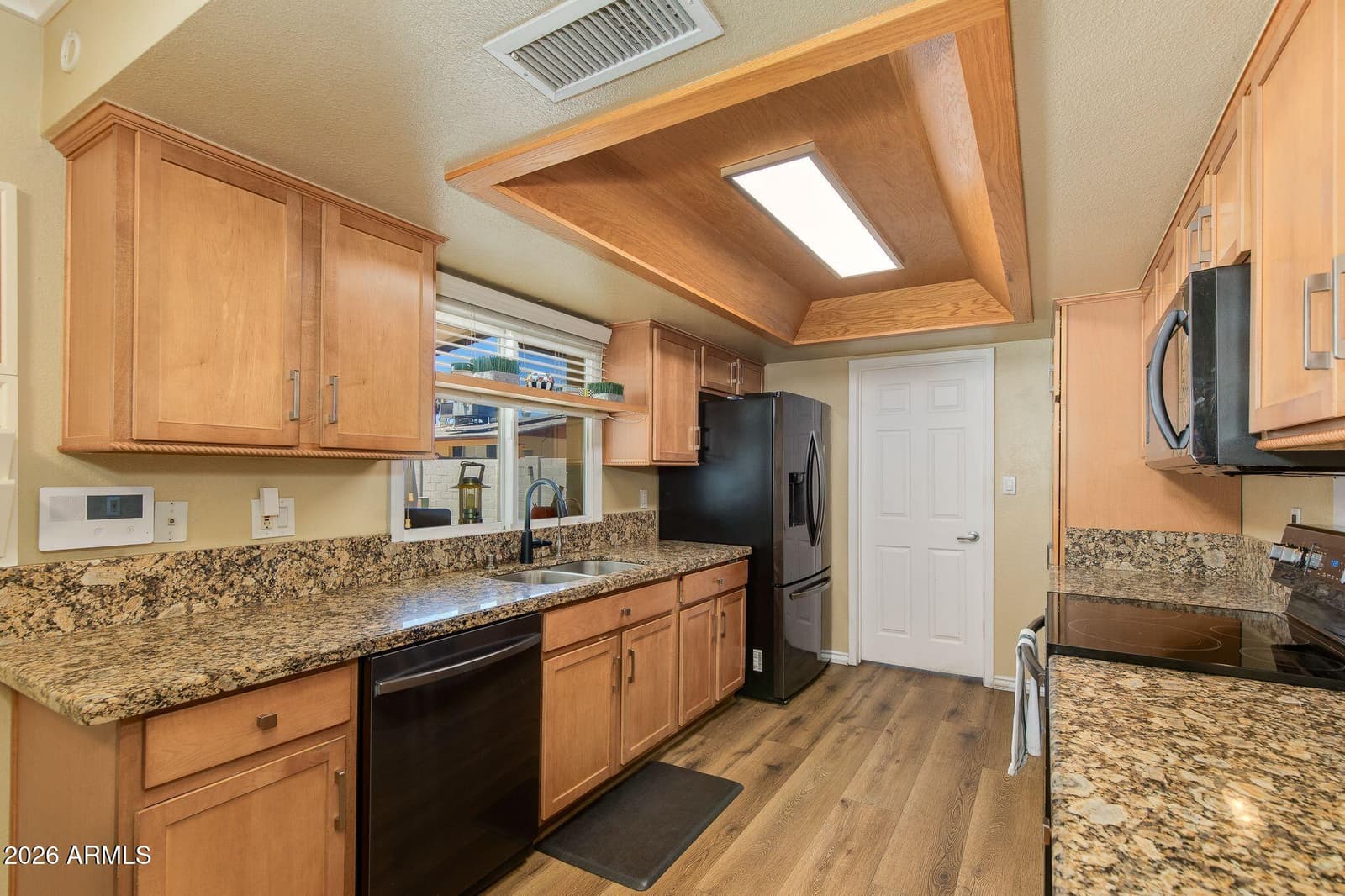 3351 E Desert Cove Avenue, Phoenix, AZ 85028 — photo 10 of 45