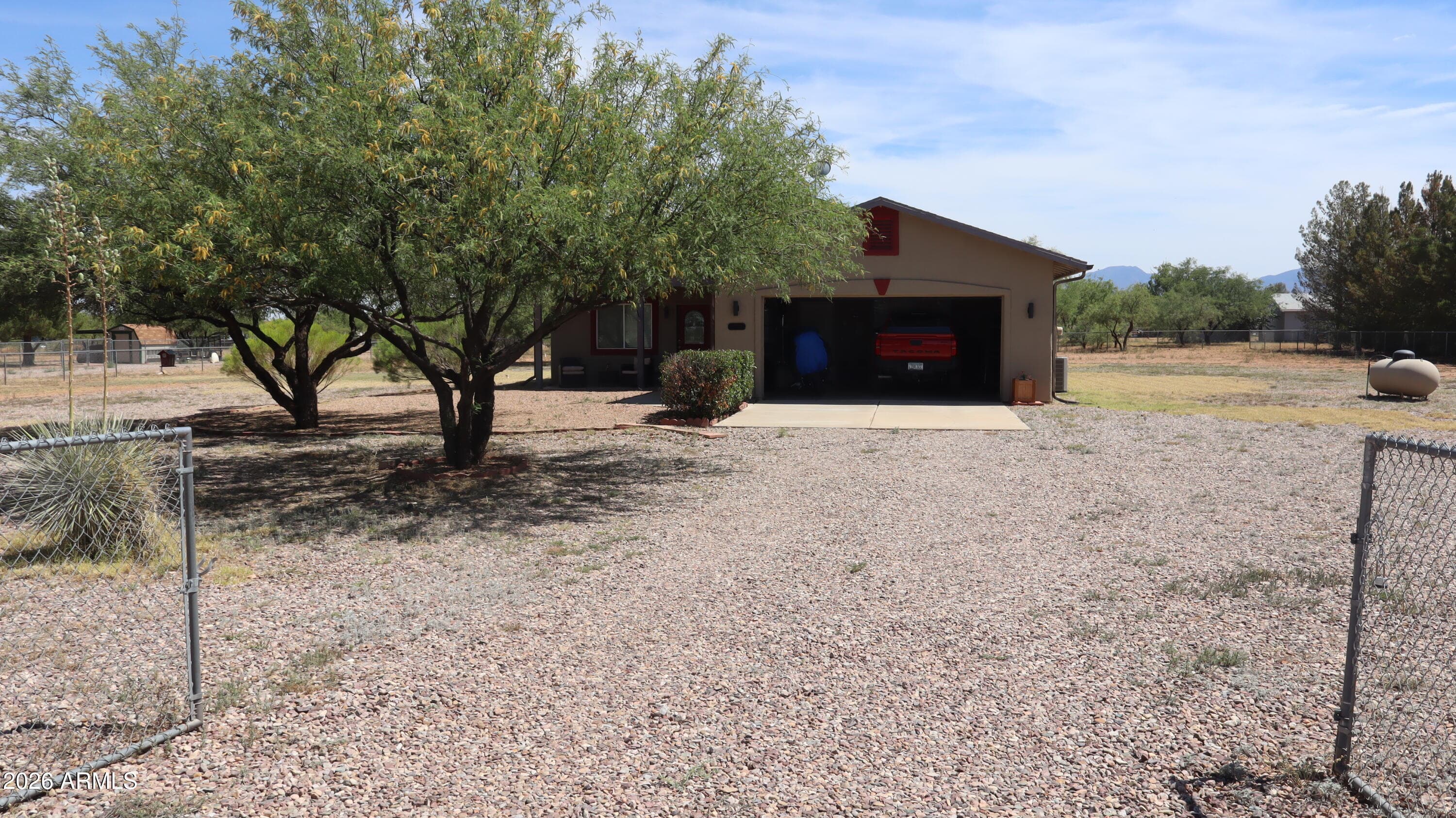 556 E CAMINO DE TUNDRA, Huachuca City, AZ 85616 — photo 2 of 51