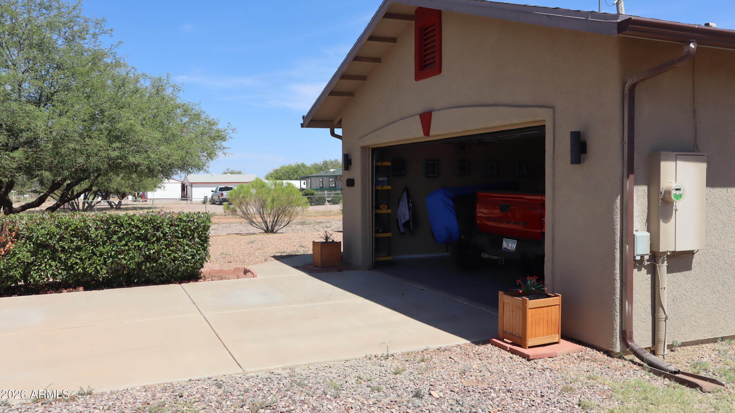 556 E CAMINO DE TUNDRA, Huachuca City, AZ 85616 — photo 16 of 51