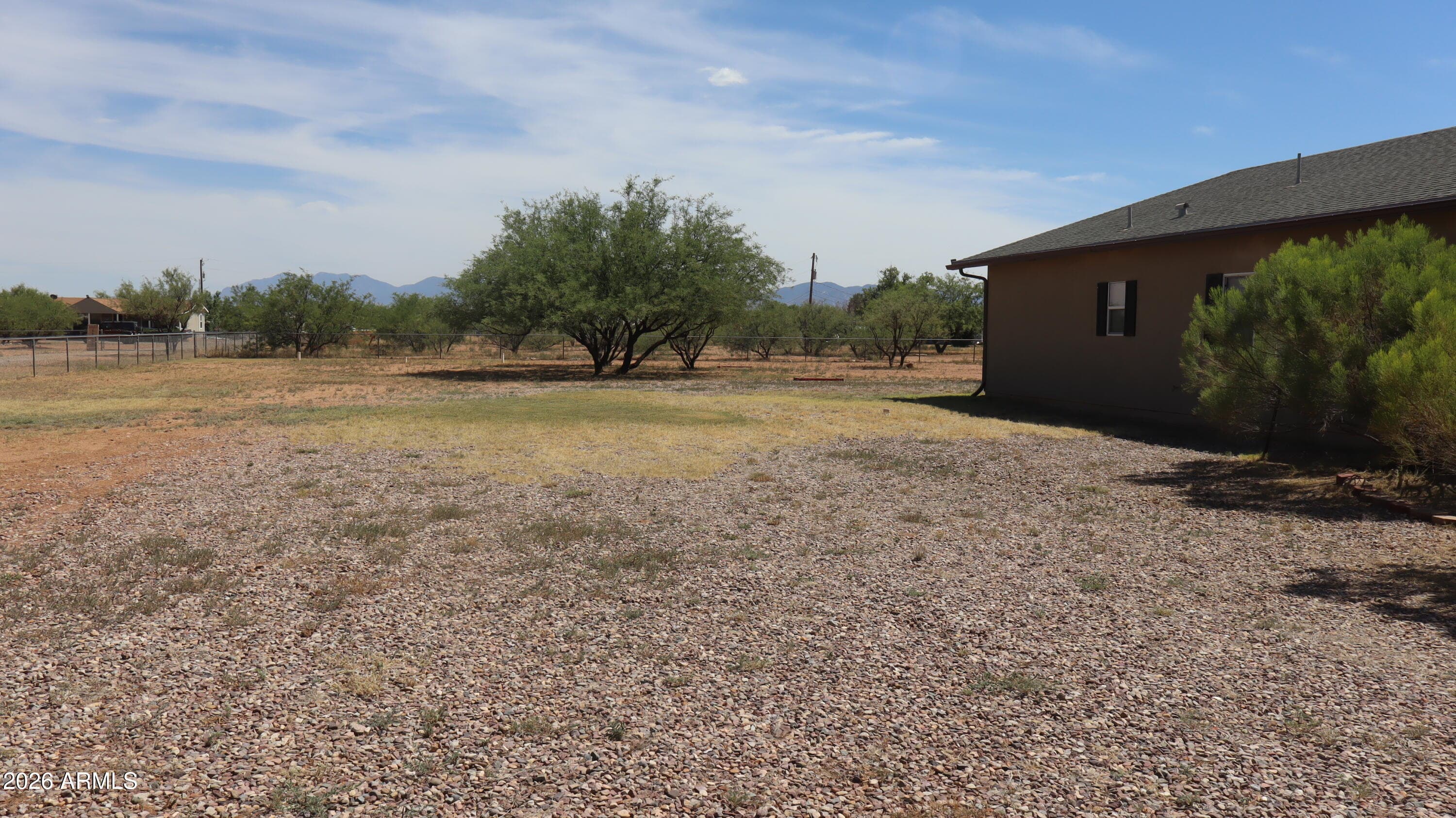 556 E CAMINO DE TUNDRA, Huachuca City, AZ 85616 — photo 12 of 51
